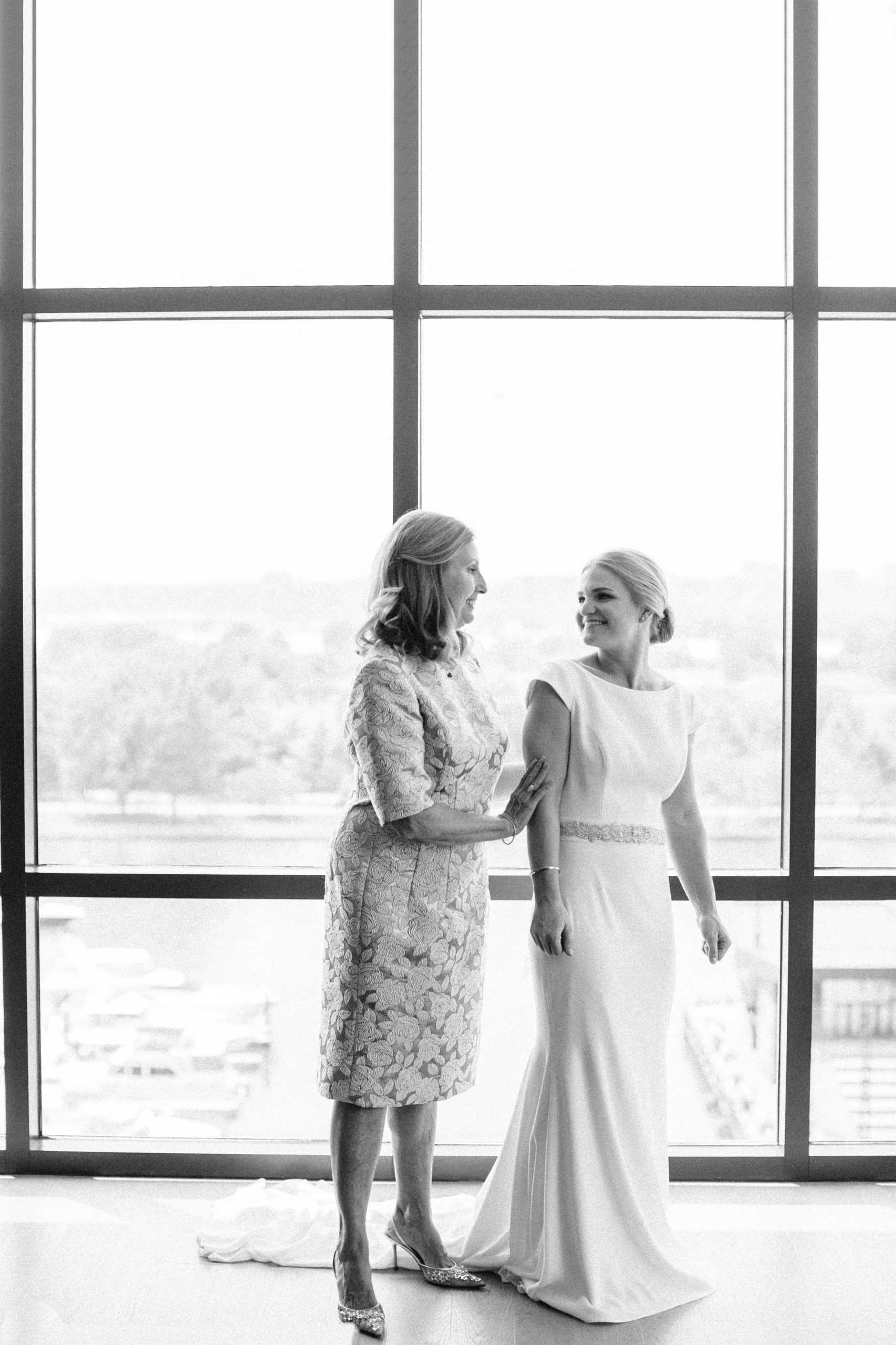 18Chesney_Travis_Intercontinental_Hote_DC_Wharf_Wedding_AstridPhotographyAP_04790 18Chesney_Travis_Intercontinental_Hote_DC_Wharf_Wedding_AstridPhotographyAP_04790