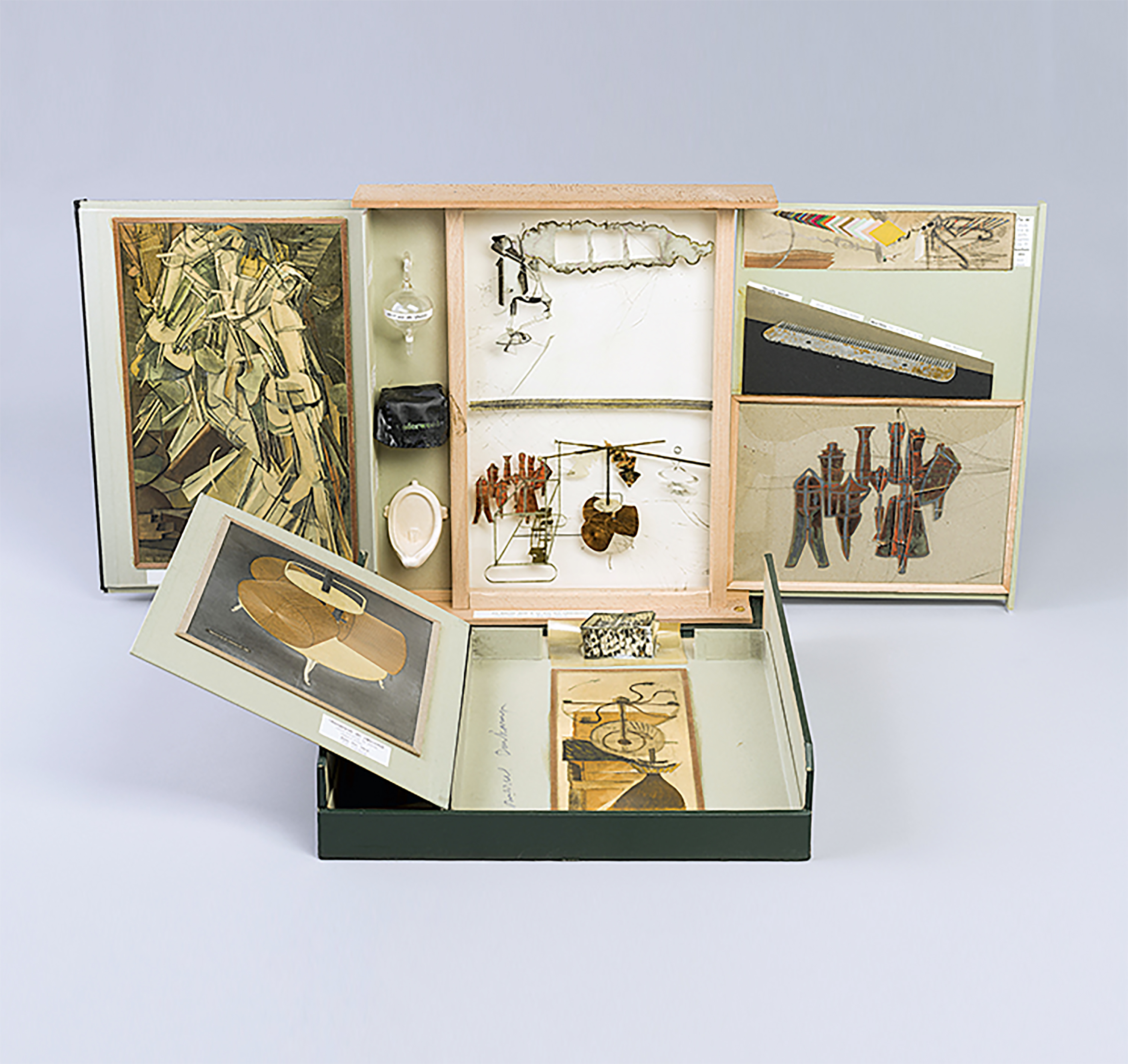 Marcel Duchamp's“Boîte-en-valise.” Photograph  courtesy of Hirshhorn Museum.