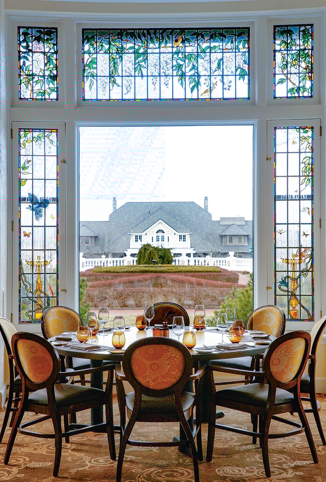 2.FB.Interiors.Circular.MiltonTable.FULL - Washingtonian
