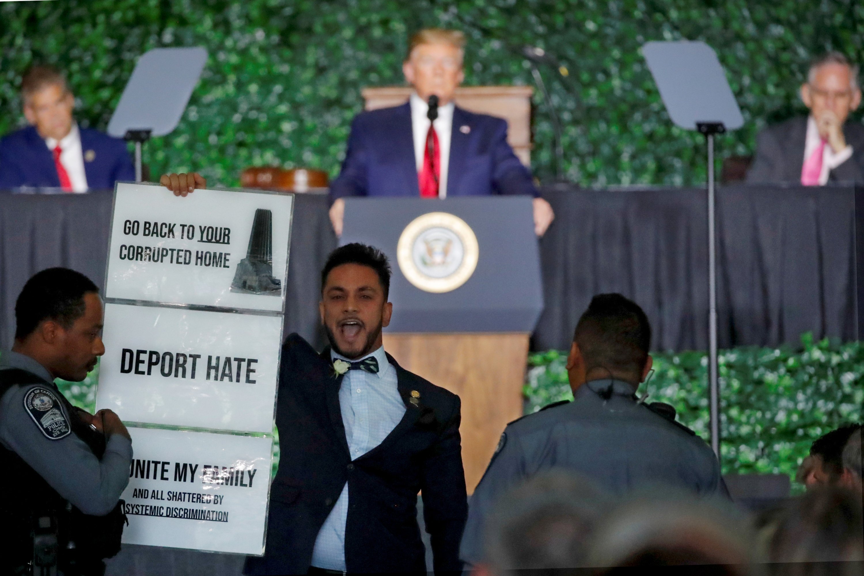 U.S. President Trump is interrupted by protester at event celebrating 400th anniversary of Virginia state legislature's first meeting in Williamsburg, Virginia - Washingtonian
