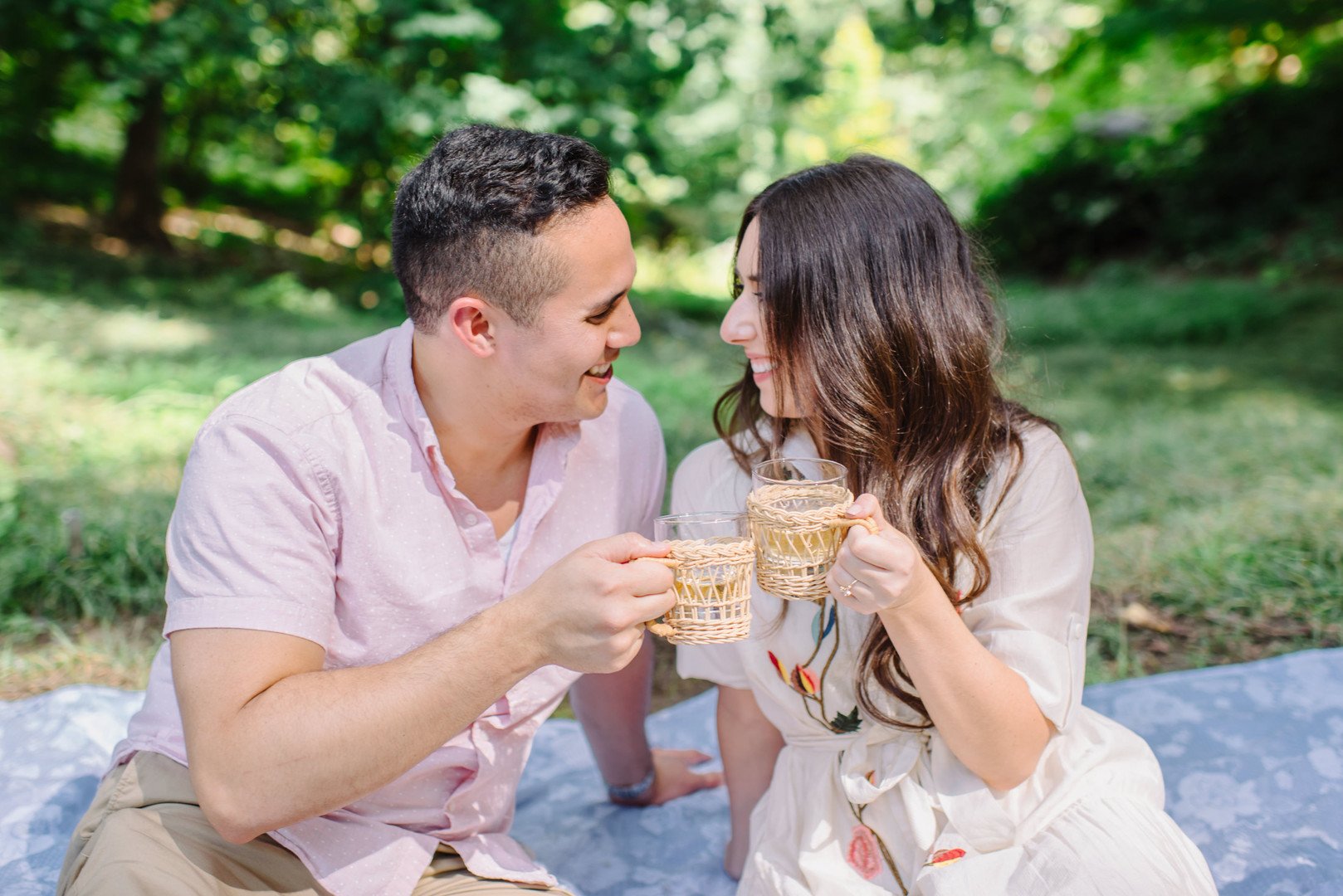 outdoor-engagement-photos