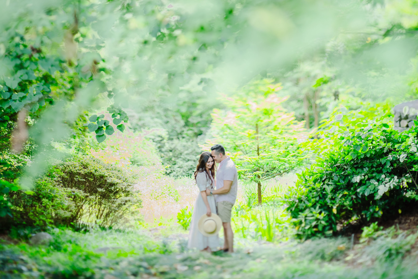 outdoor-engagement-photos