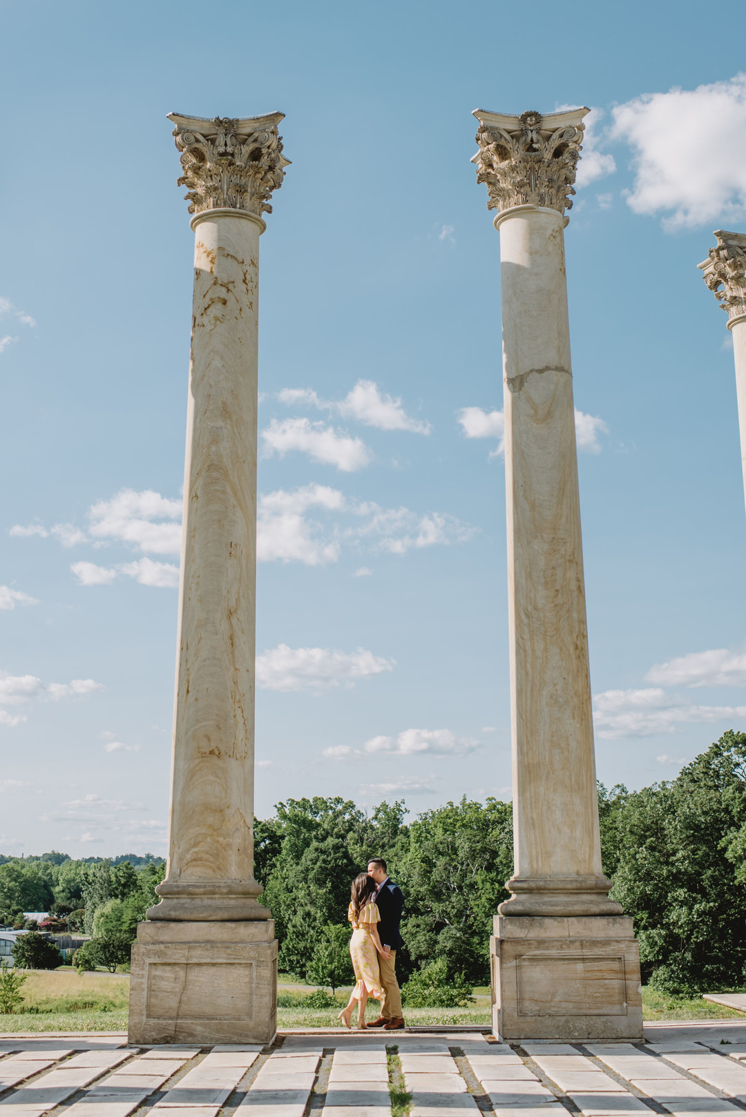 outdoor-engagement-photos