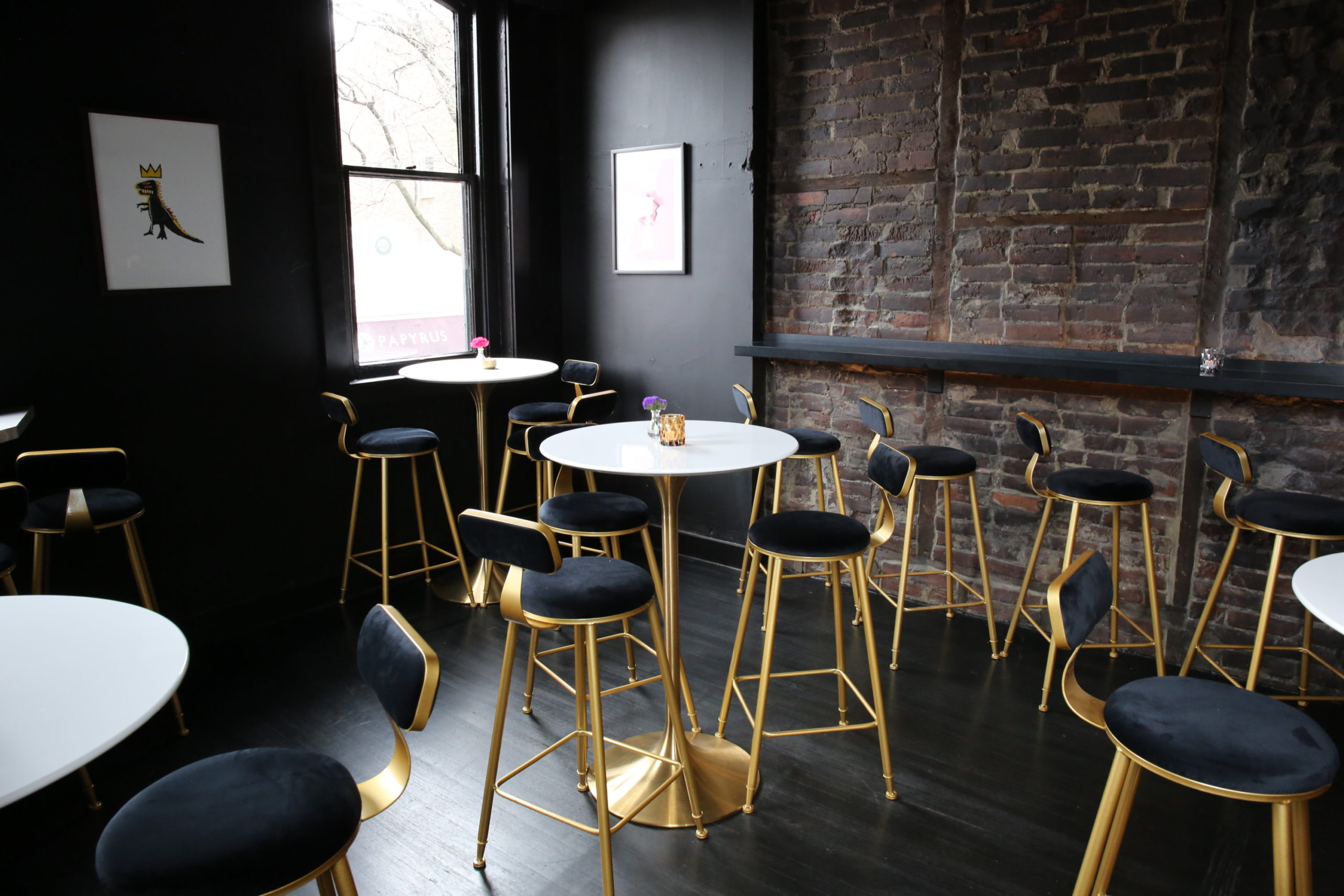 3D5A8752 - Washingtonian Gold accents at King's Ransom. Photo by Evy Mages.