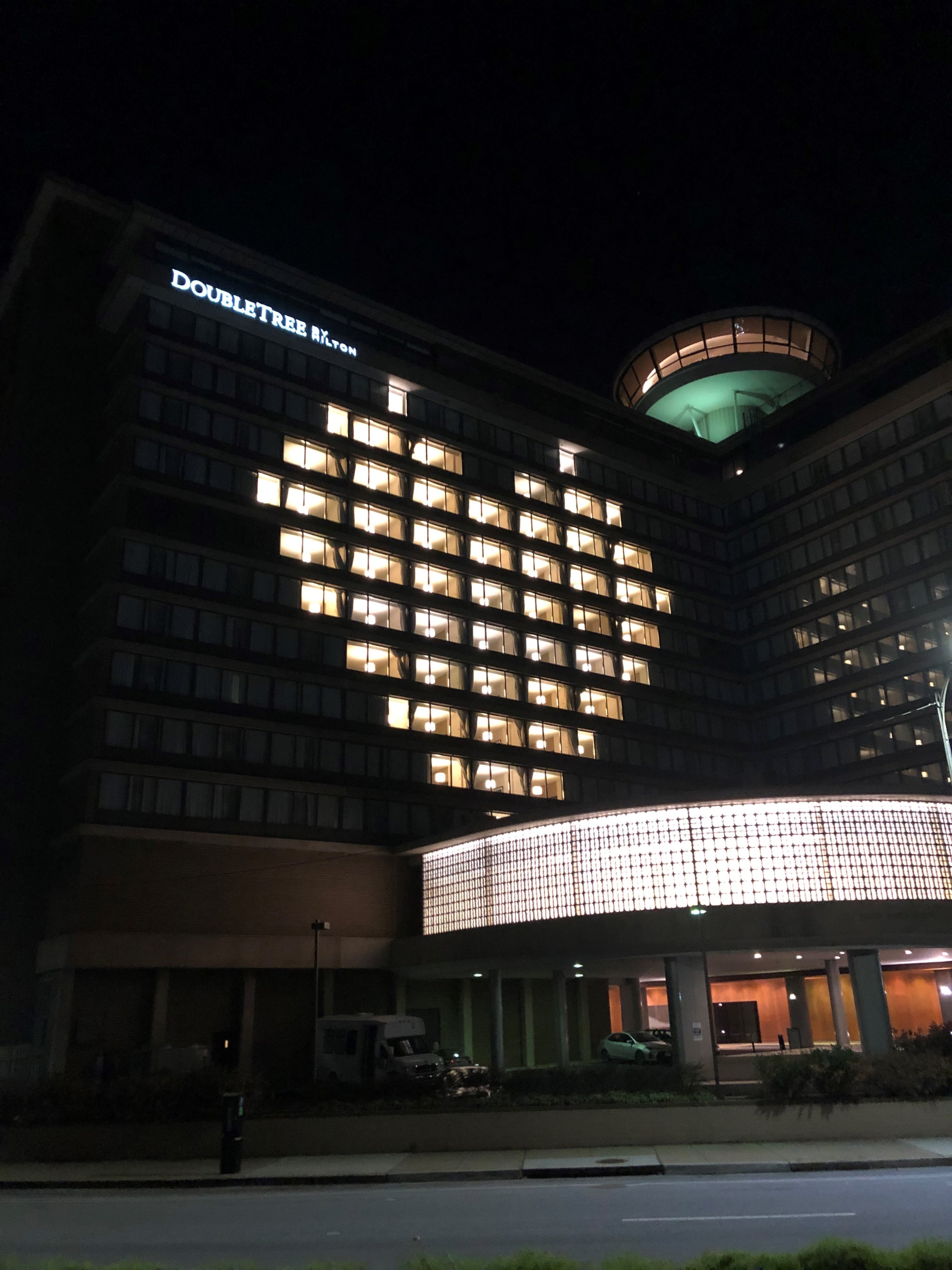 A Hotel Lights Up The Dc Skyline With Messages Of Love And Hope A Hotel Lights Up The Dc Skyline With
