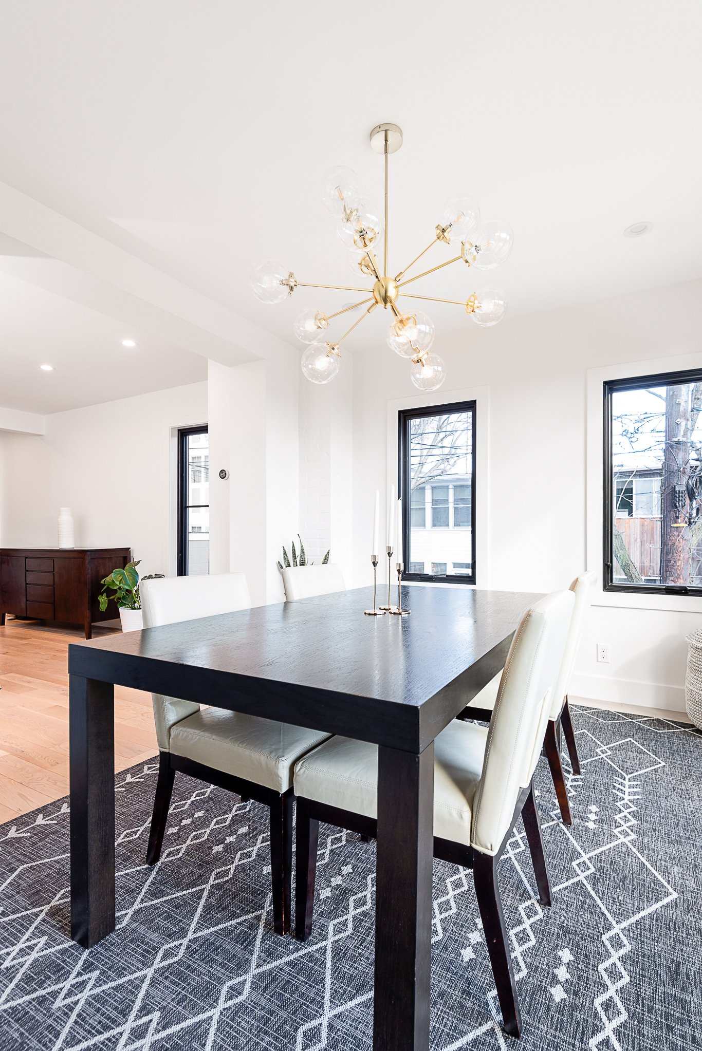 Dining room - Washingtonian
