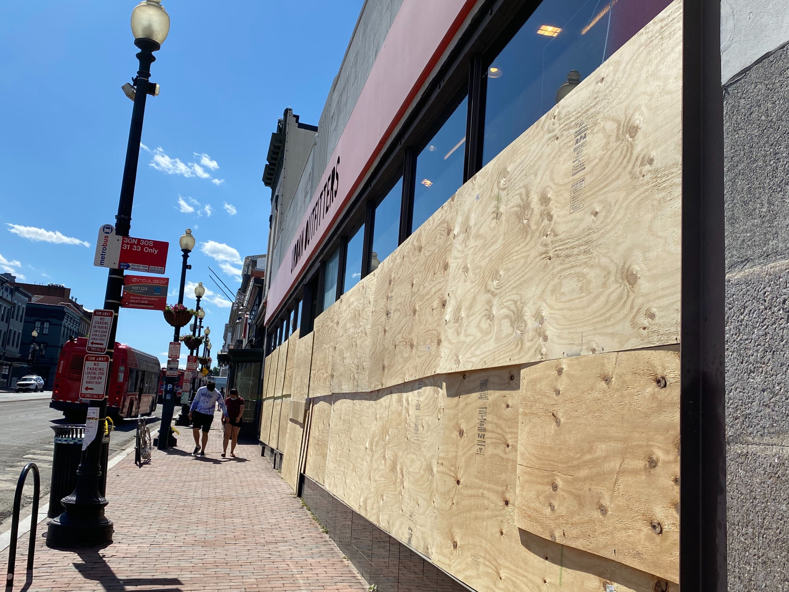 Georgetown Stores Are Mostly Boarded Up - Washingtonian
