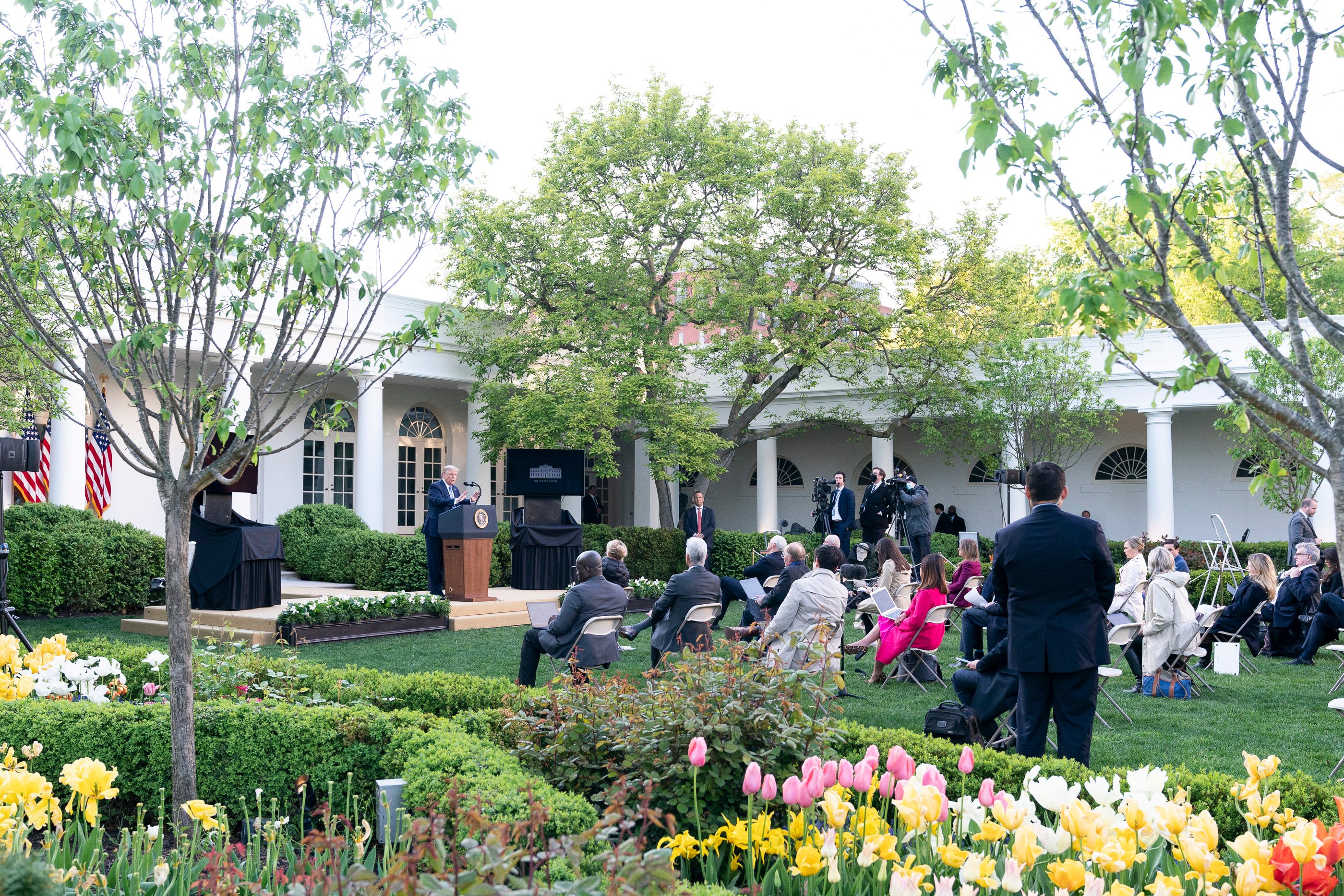 Melania Trump Unveils White House Garden Renovations People Com