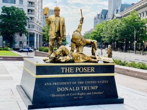 Living Statues That Mocked Trump Appeared Near the White House Today