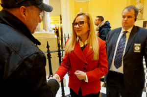 Restaurateur Says Virginia Republican Gubernatorial Candidate Refused to Wear Mask, Threatened to Sue Owners