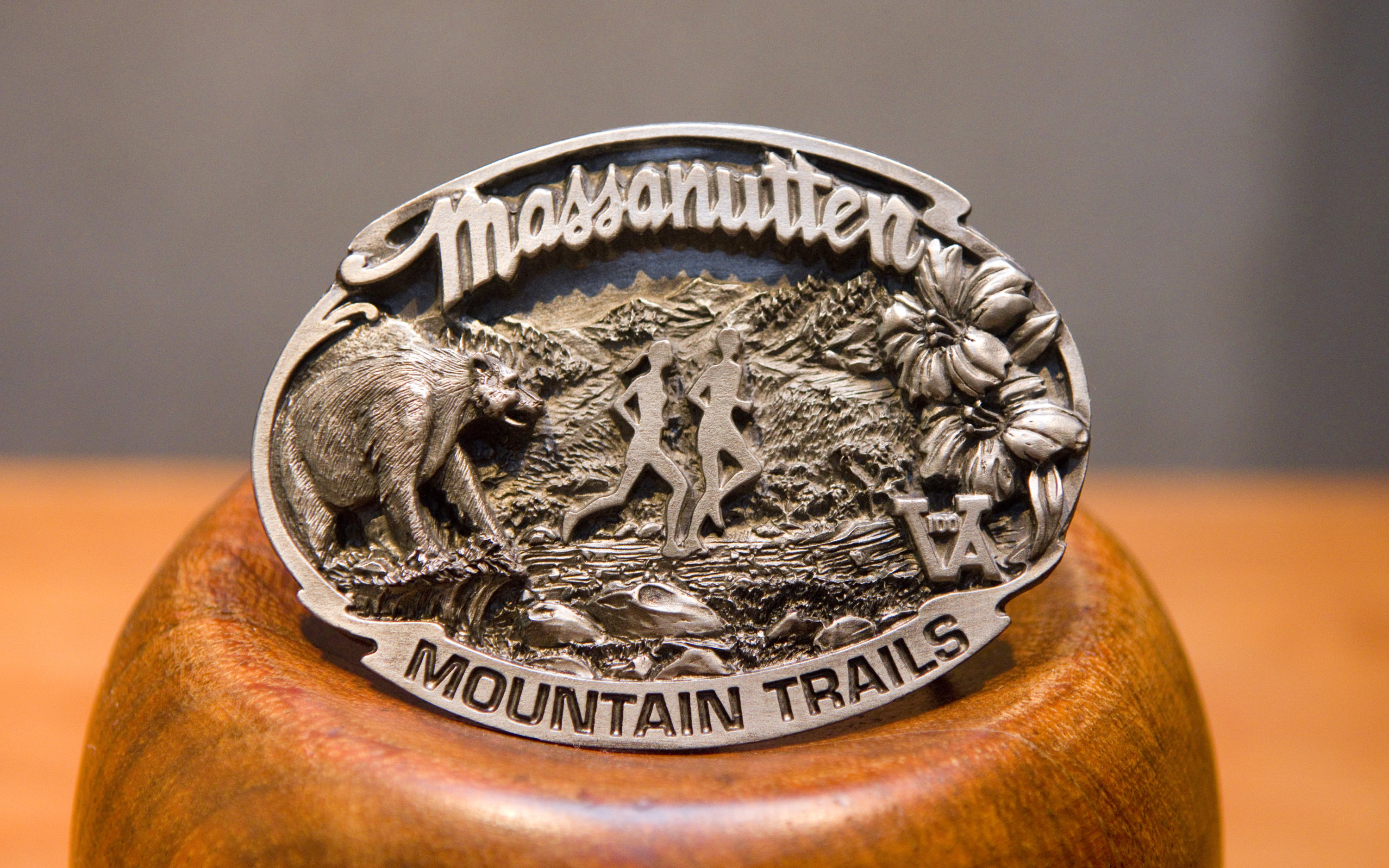 MMT 100 Buckle close up - Washingtonian