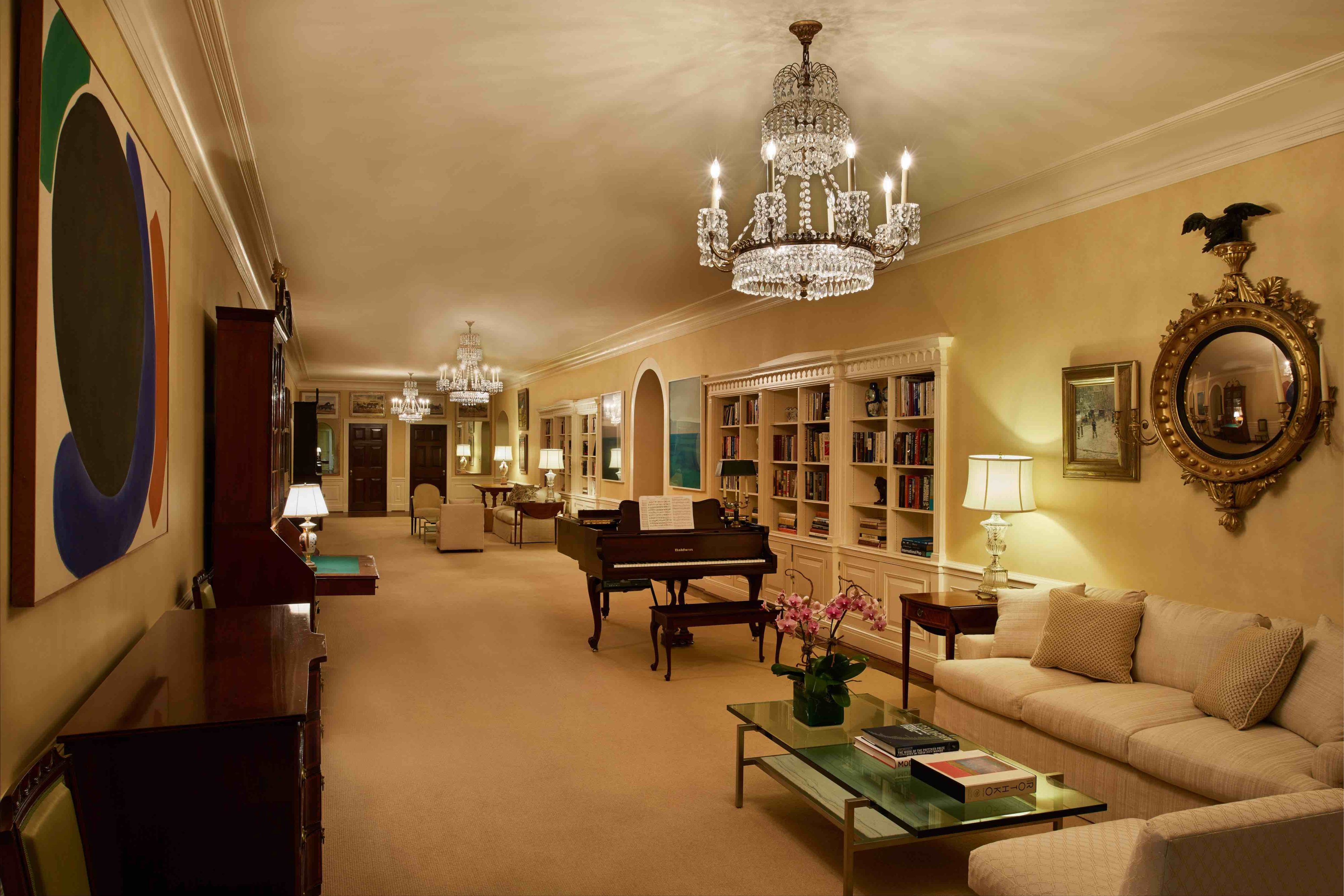 p154–55 Third Floor Corridor, Michael Mundy photo - Washingtonian