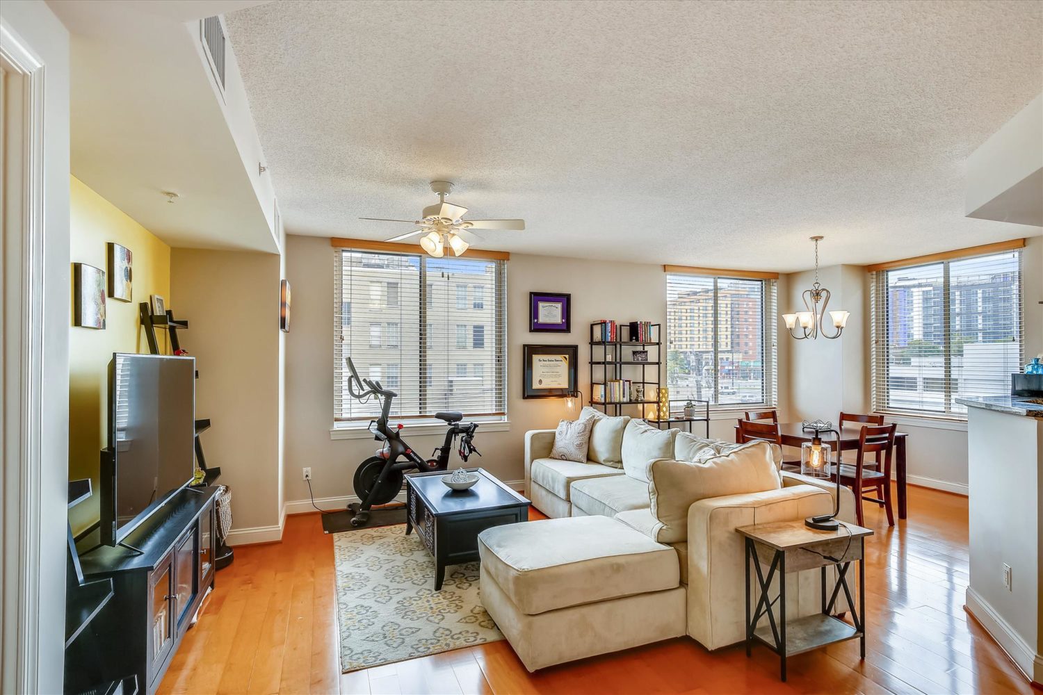 Sunny Corner Condo in Clarendon