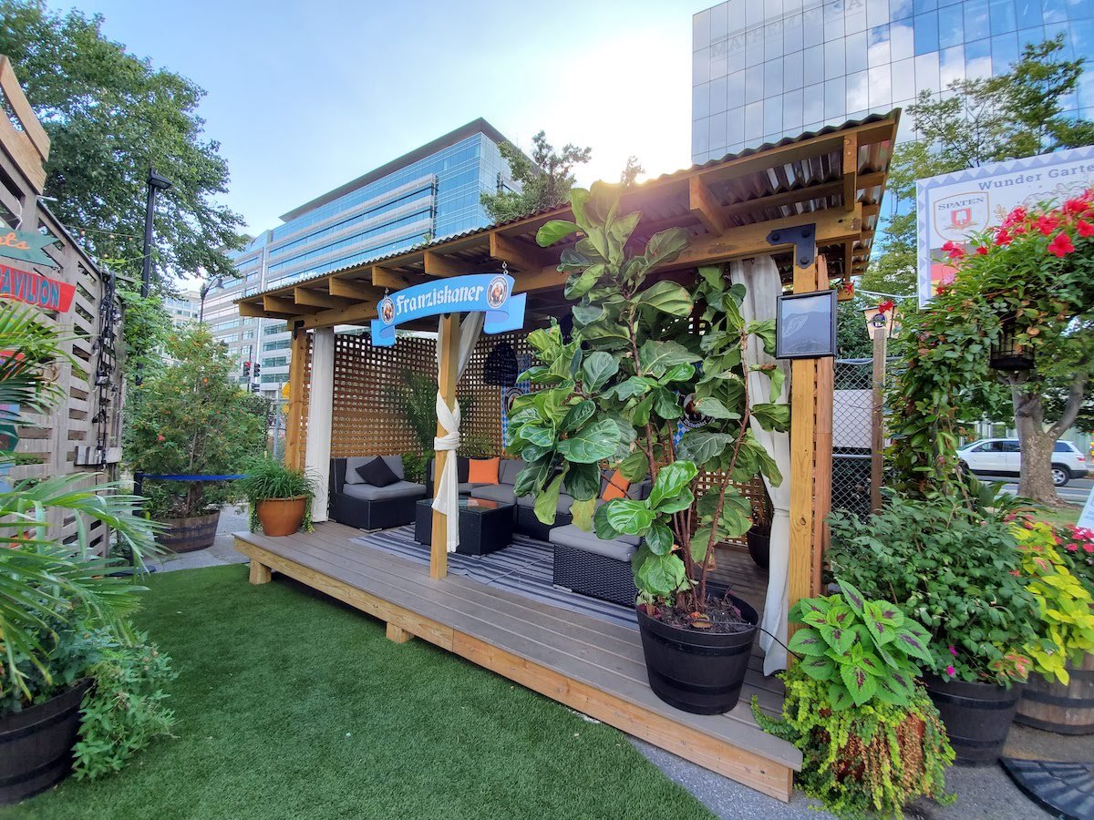 14 Cozy Fall Restaurant And Bar Patios That Feel Like Urban Escapes