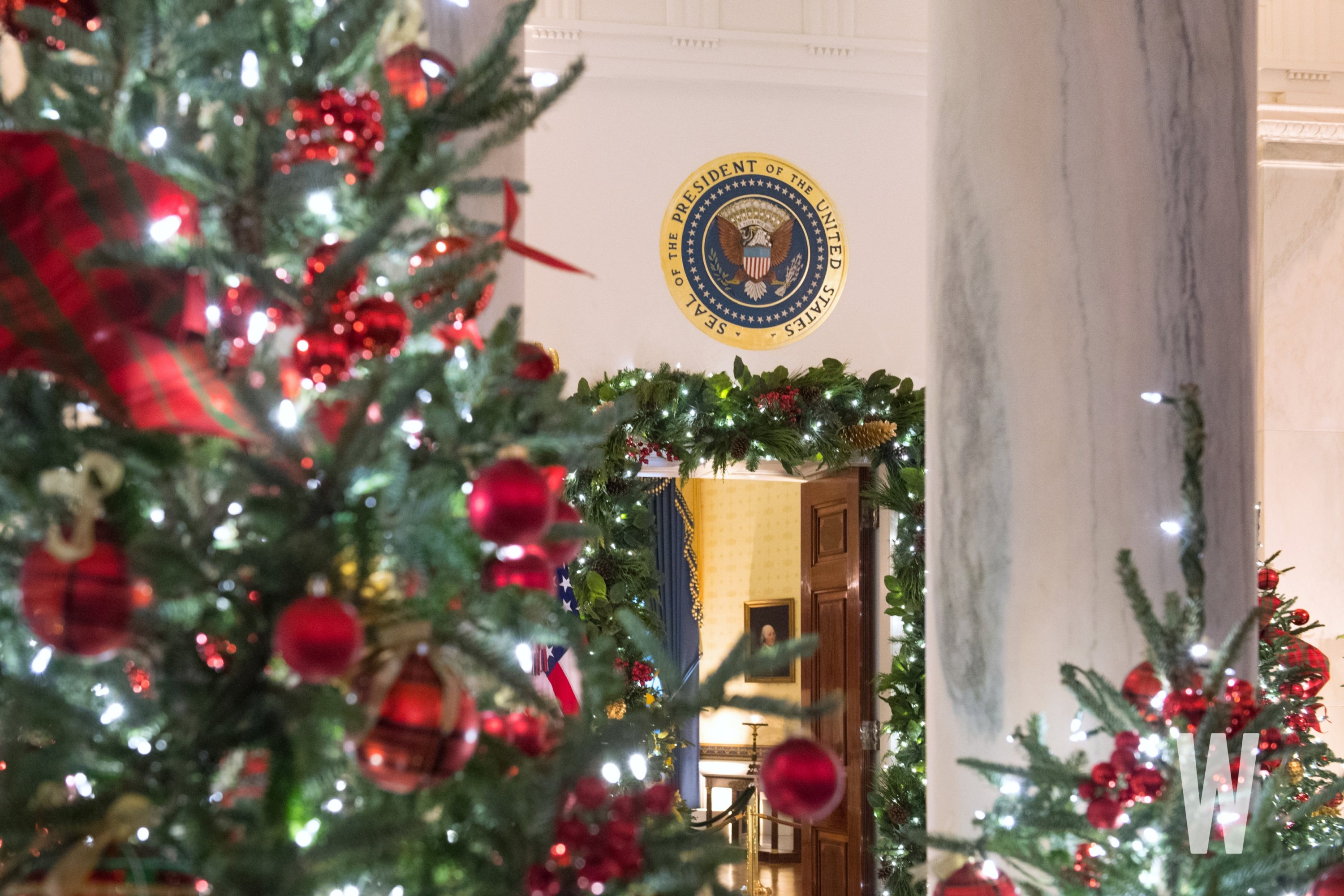 white house christmas decorations 2020