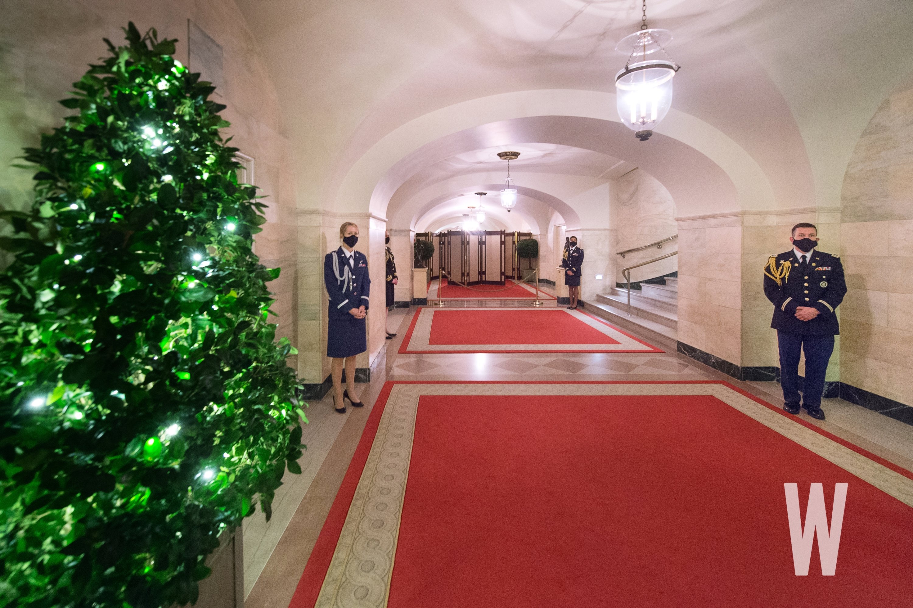 white house christmas decorations 2020