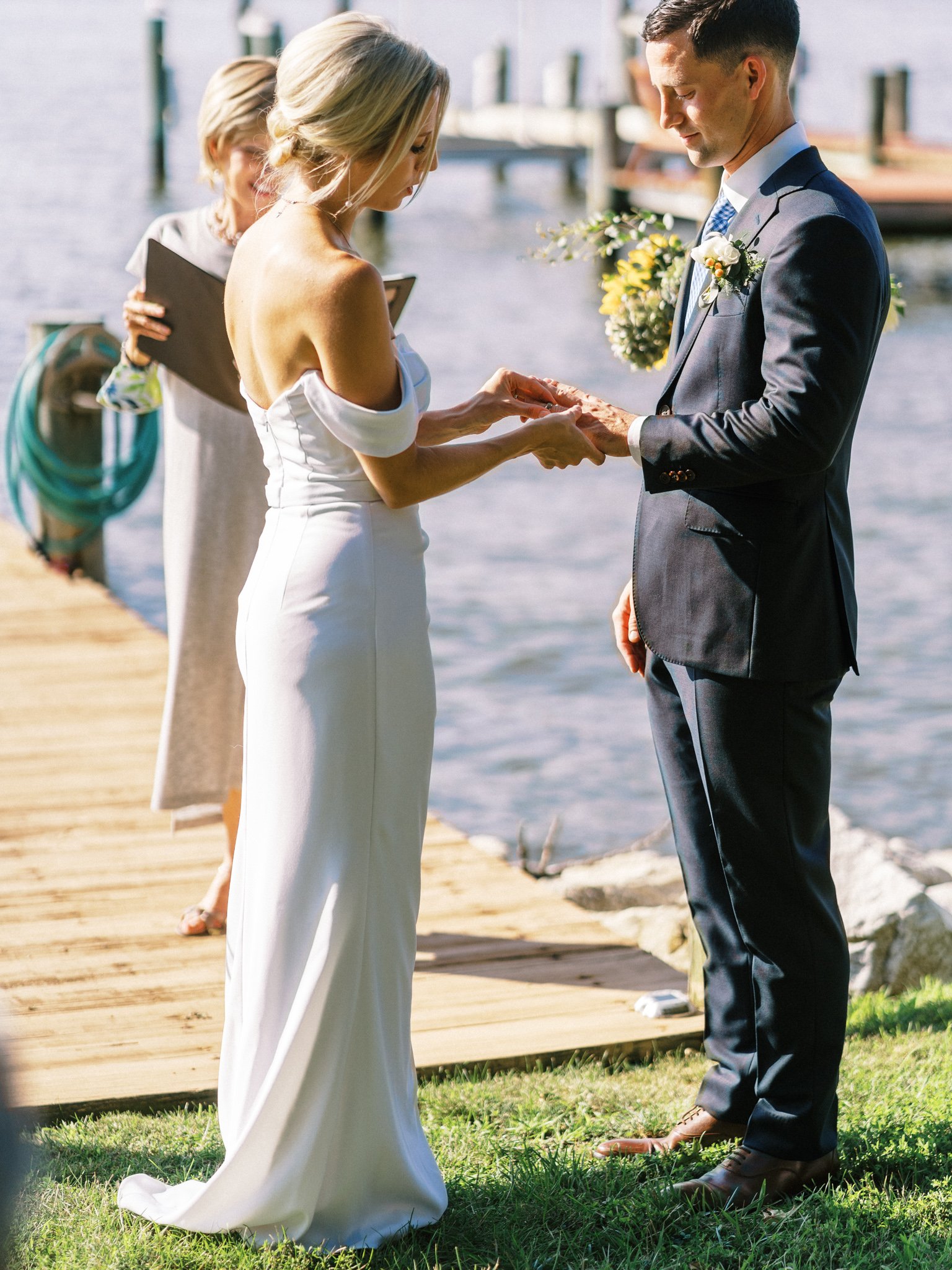 Gray_Joiner_e. losinio photography_annapolis-maryland-waterfront-elopement-183