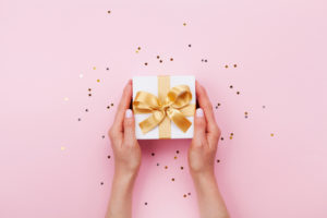 Travel-Inspired Gifts for Those Who Didn’t Get to Jet Off in the Past Year