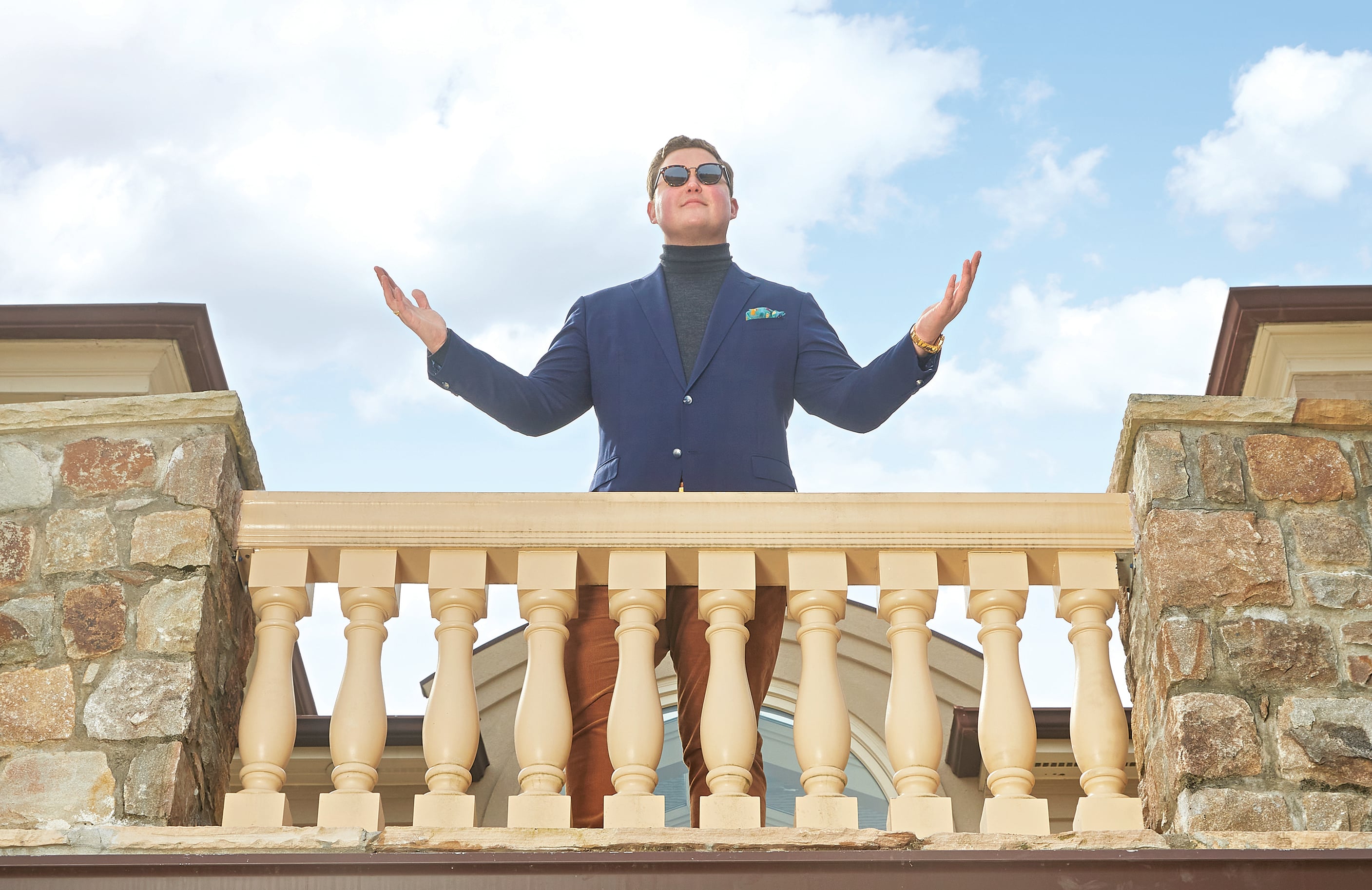 This DC Real-Estate Agent Is Like the Hugh Hefner of Mansion Porn - Vimarsana News