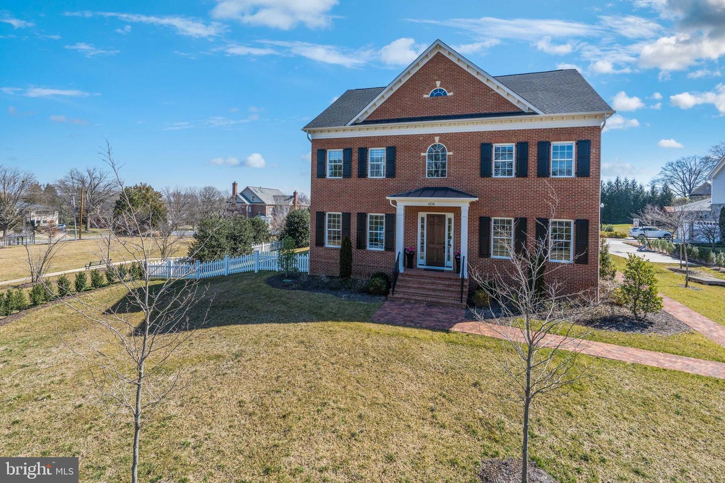 Luxurious Home on More Than Half Acre Lot in the Heart of Alexandria