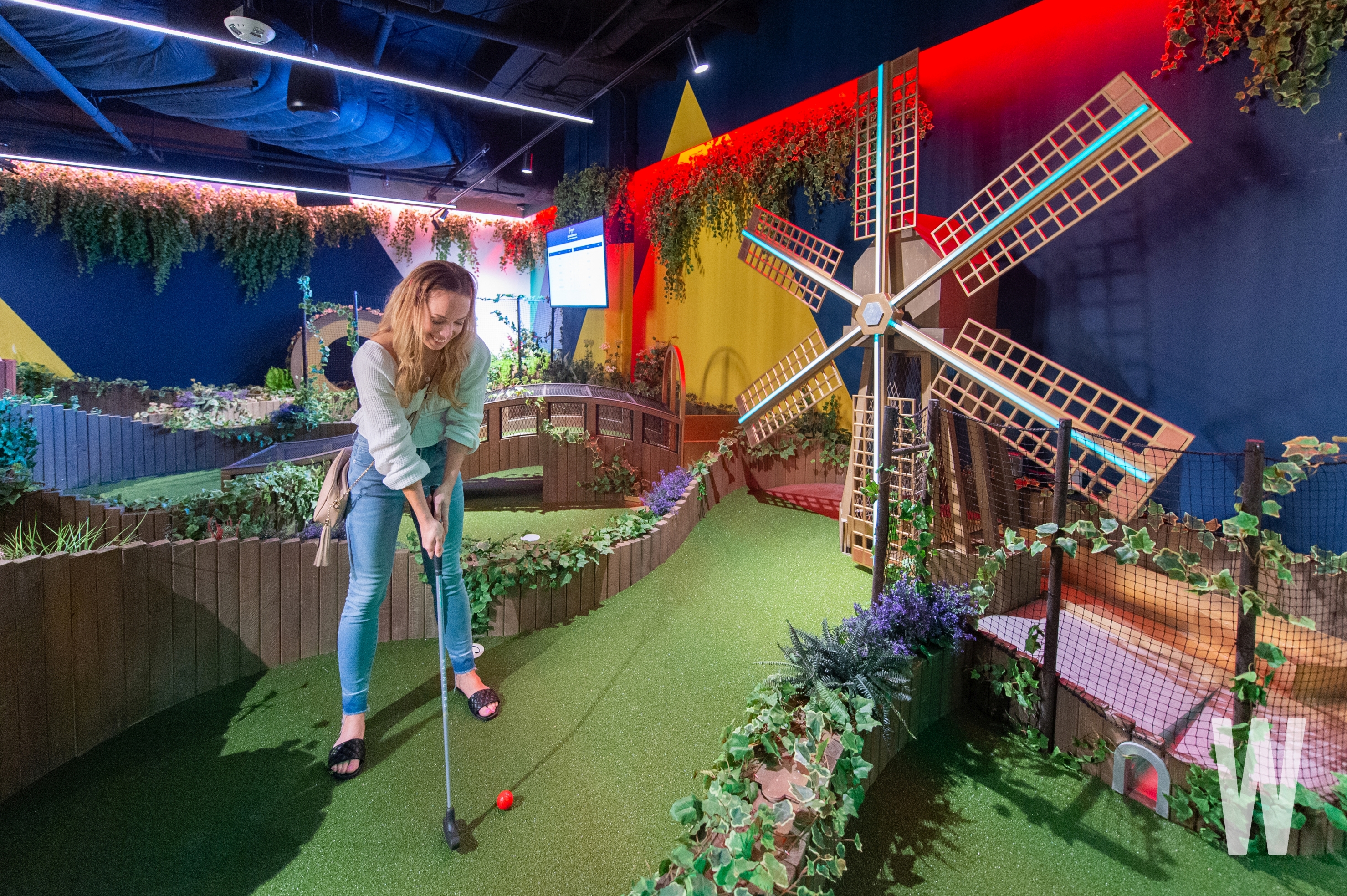 Swingers Crazy Golf Opening Party