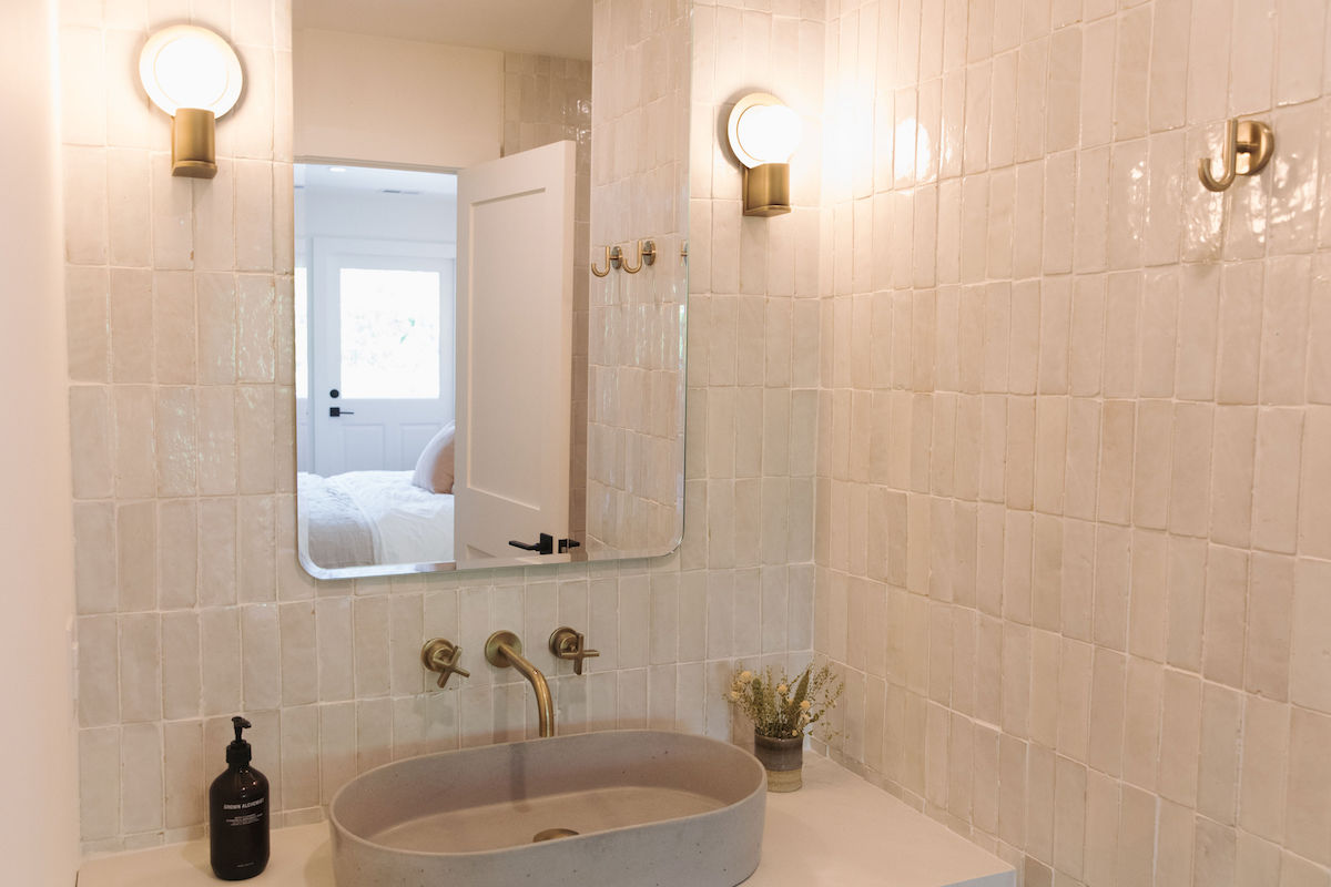 Wildset light bathroom - Washingtonian