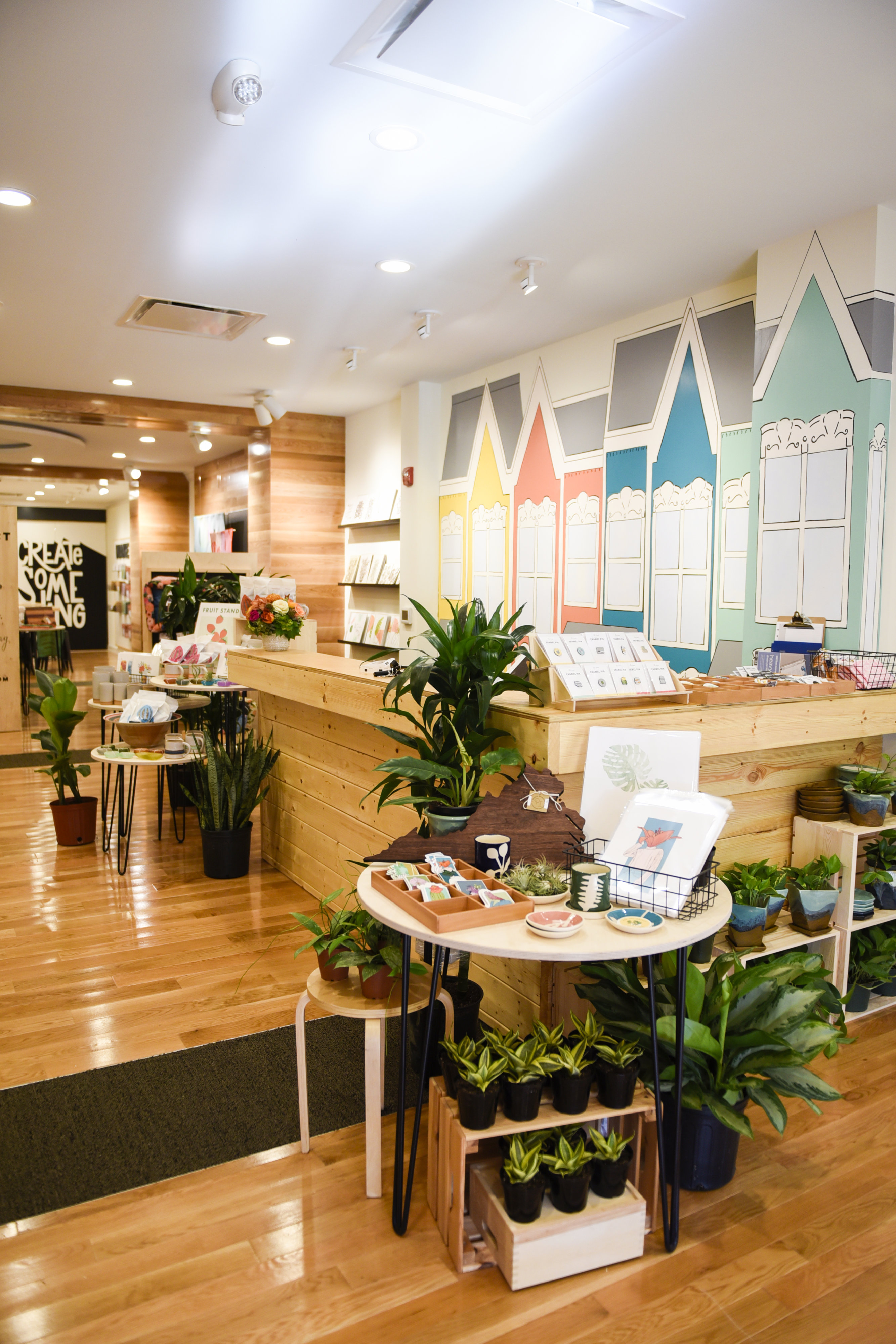 OT PRESS-11 - Washingtonian Plants and prints at the Alexandria shop. Photo courtesy of Shop Made in Virginia.