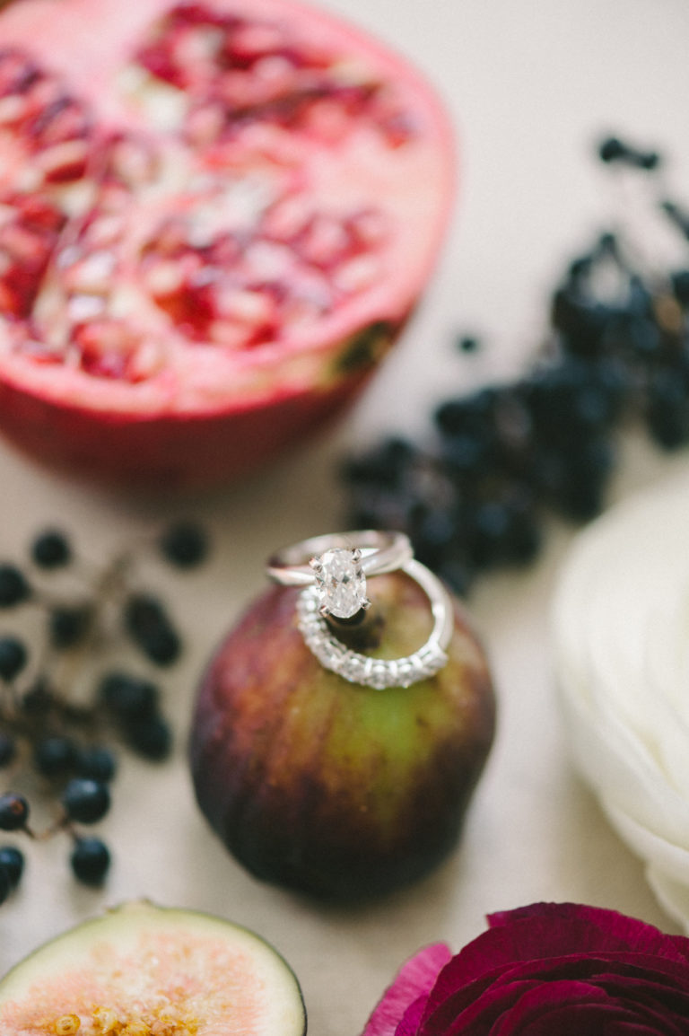A Dinner-Party-Inspired Wedding With a Velvety, Jewel-Tone Design ...