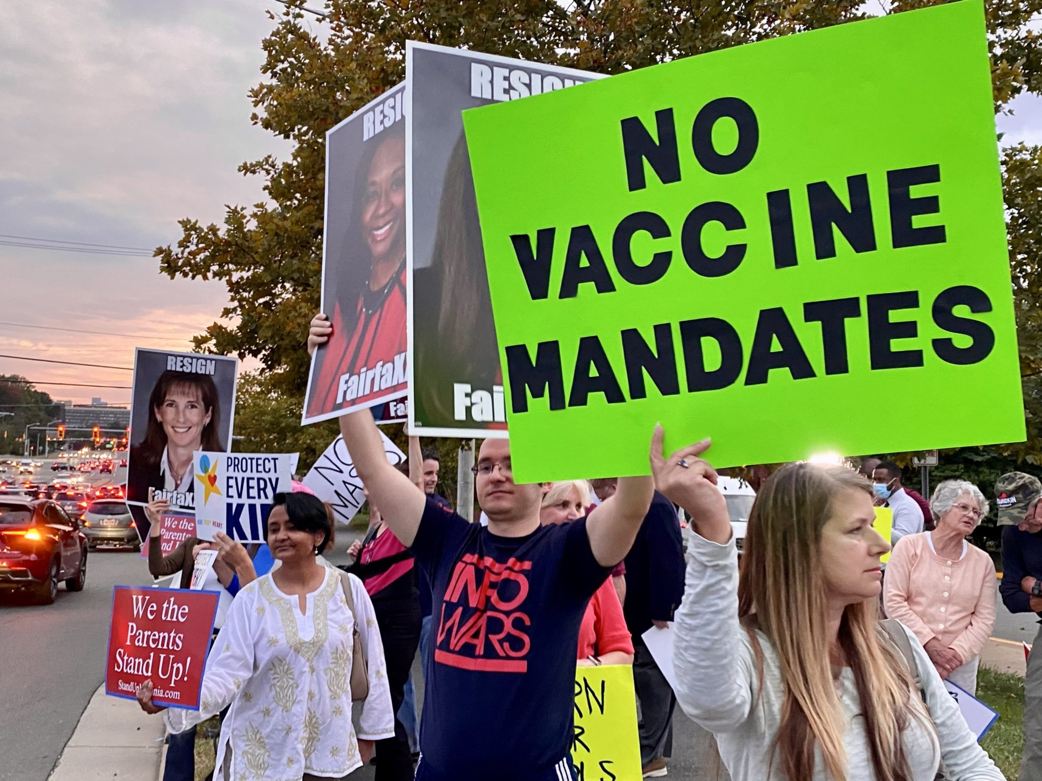 anti-vax-mandate-protest-october-2021-2048x1536.jpg