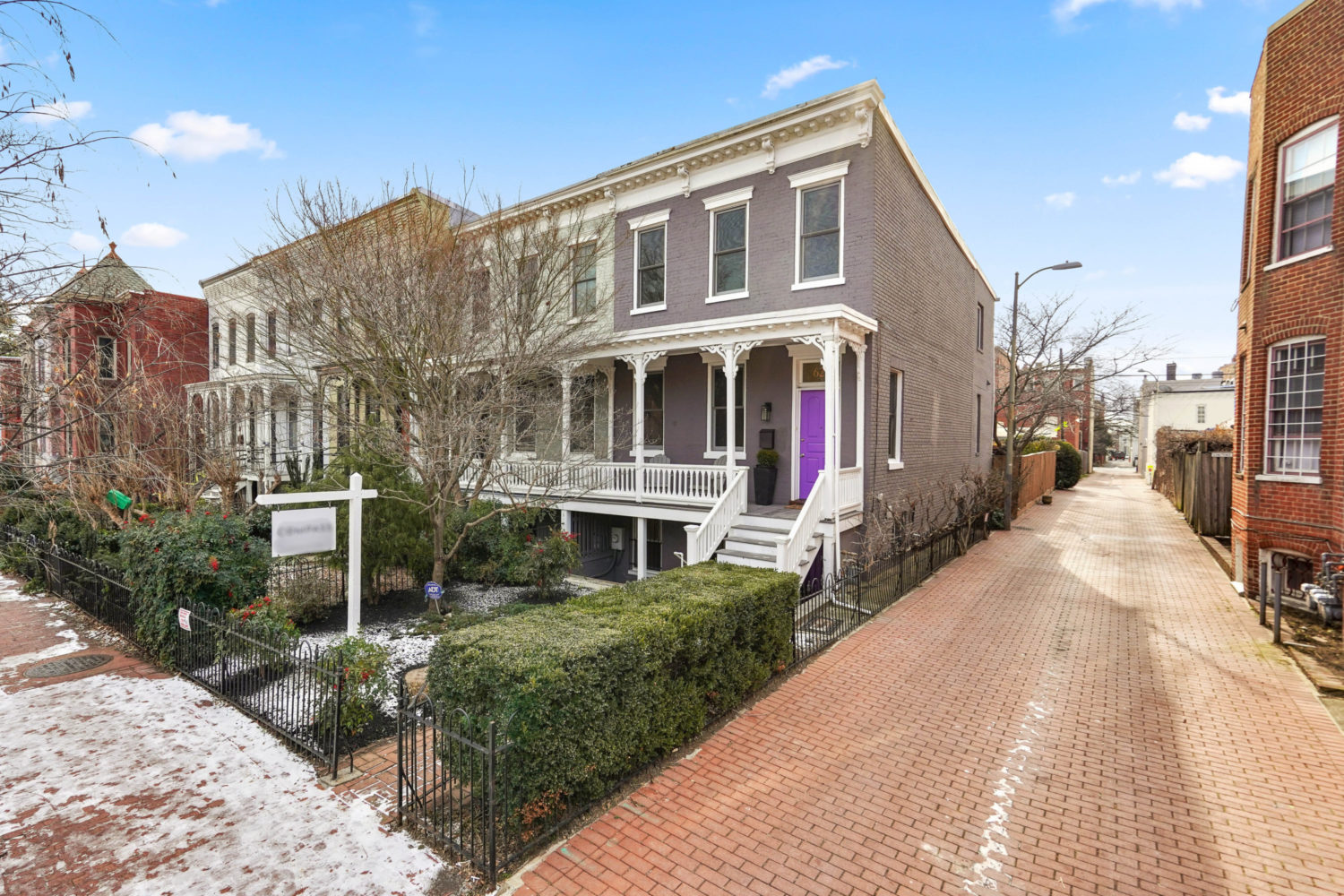 Gorgeous 4BR/3.5BA Historic End-Unit Rowhouse in Capitol Hill