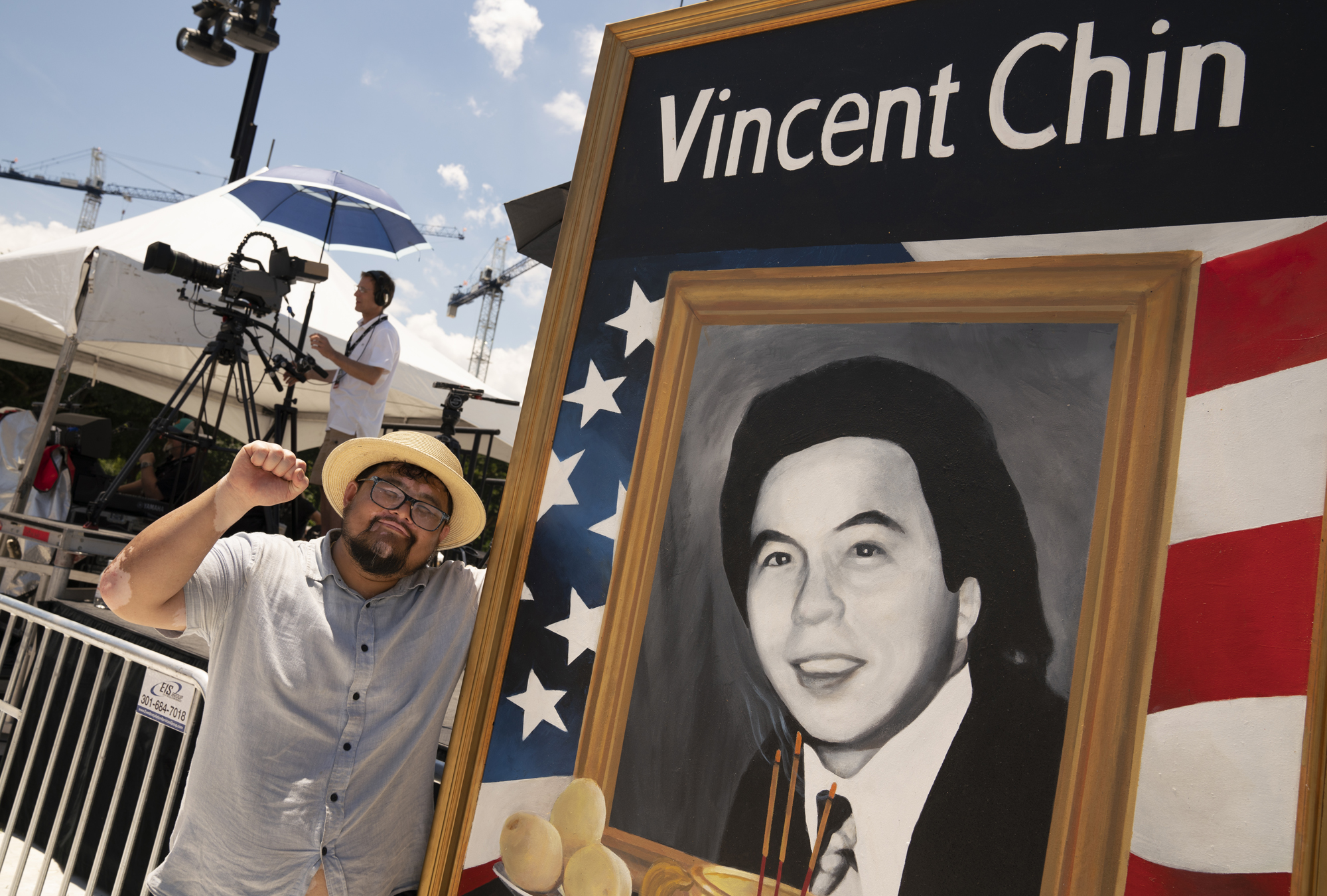 20220625_DavidAndrews_AAPI_UnityMarch_DLA4713_AnthonyLee_VincentChin_Mural_2000 - Washingtonian