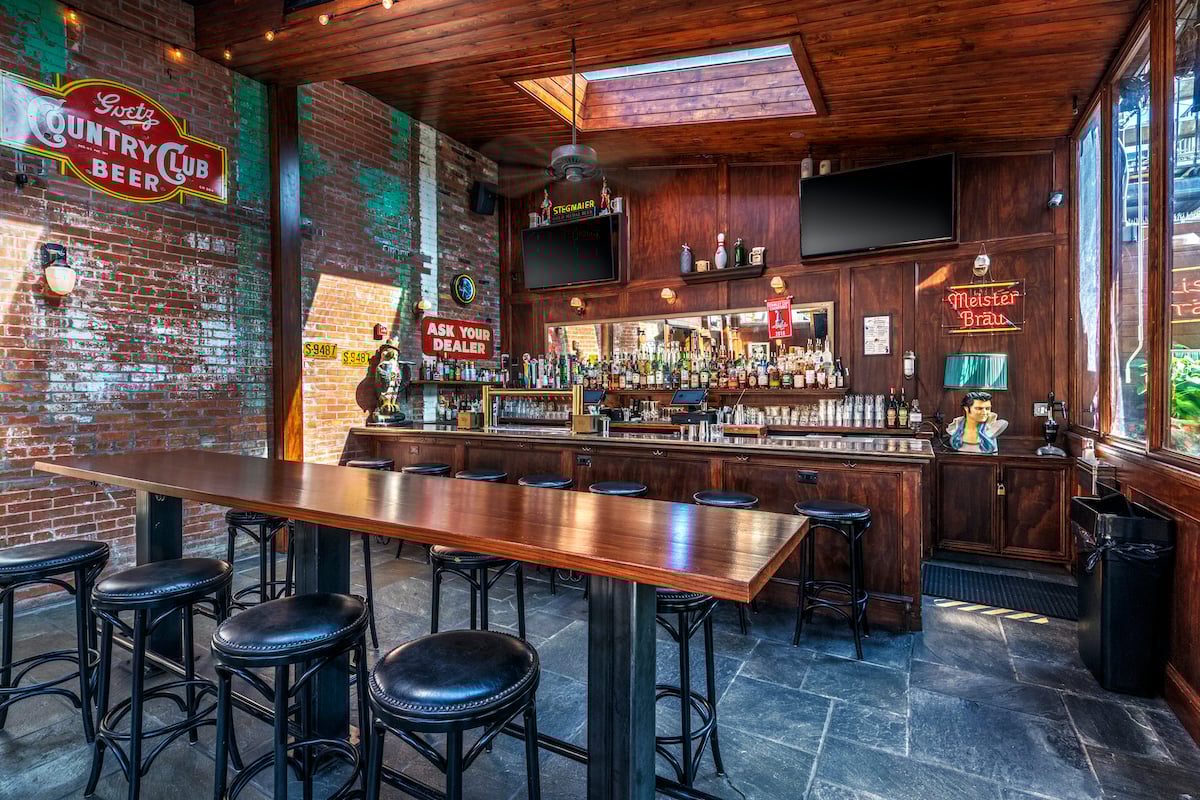 Outside Bar1 - Washingtonian