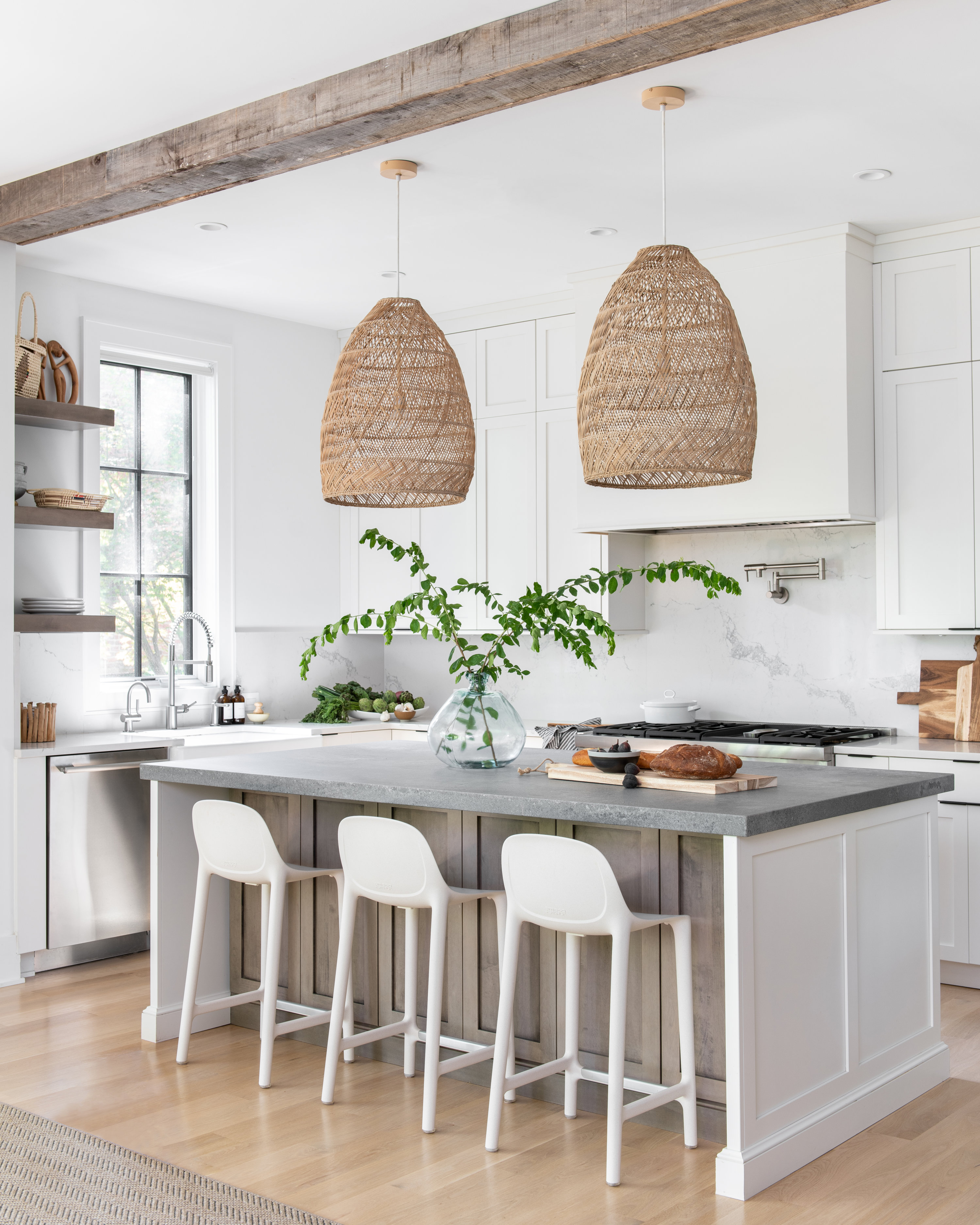 5 White Kitchen Renovations That Redefine the Classic Trend