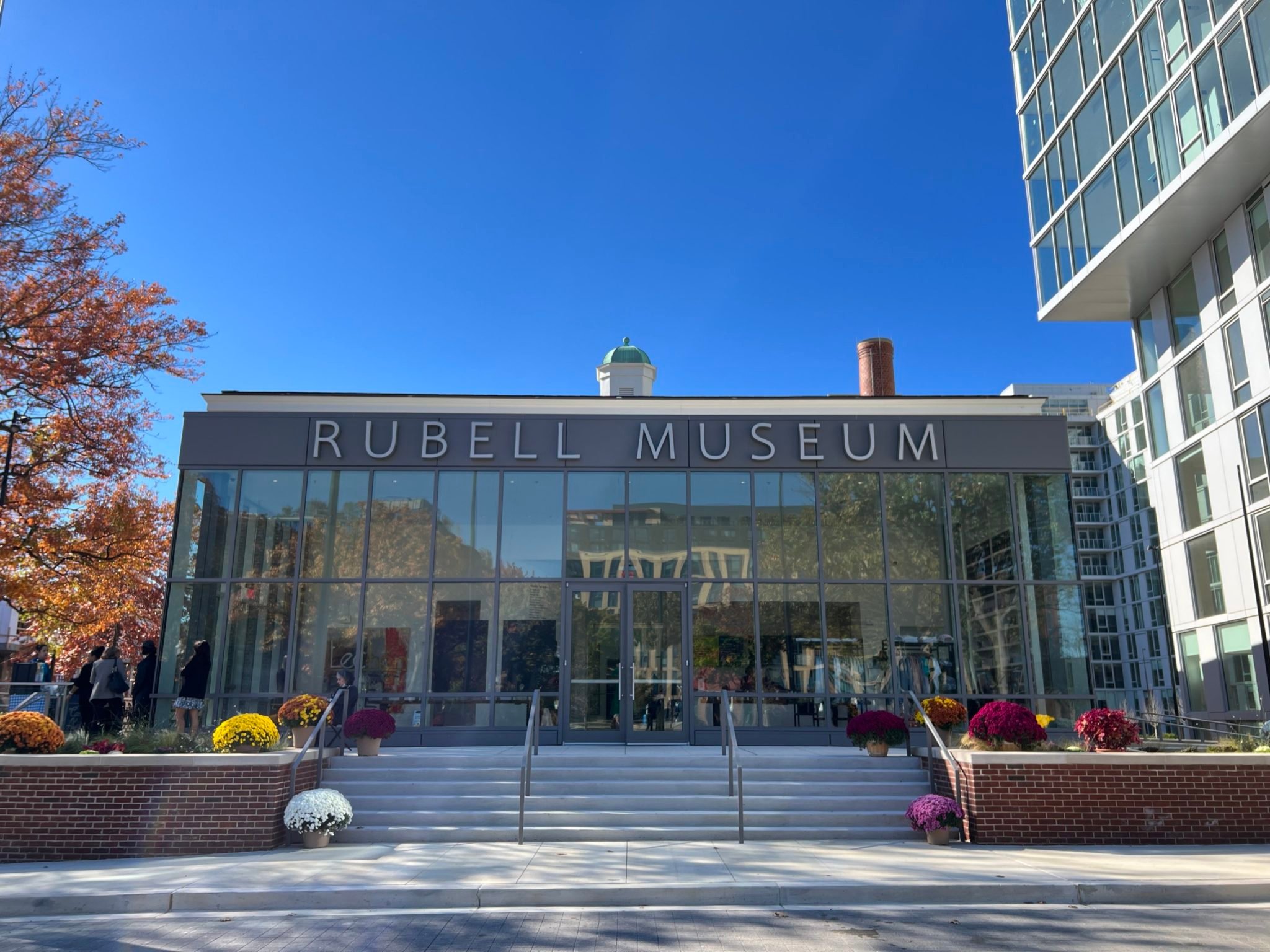 The glass entry way of the Rubell Museum