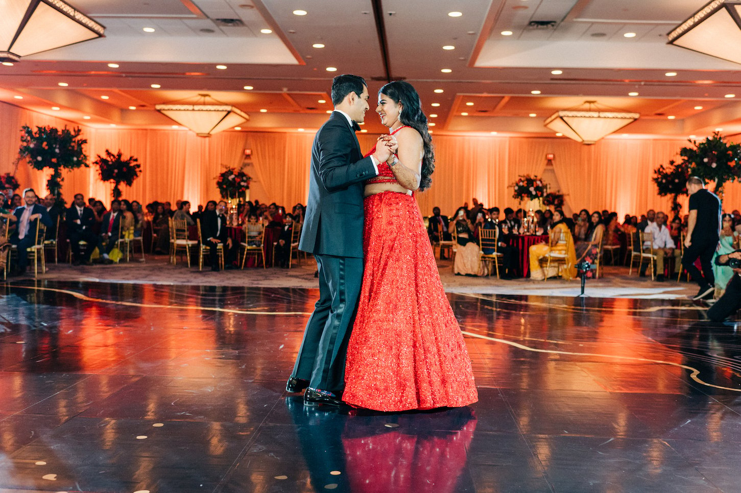 The Design for This Orange-and-Red October Wedding Was Inspired by Fall