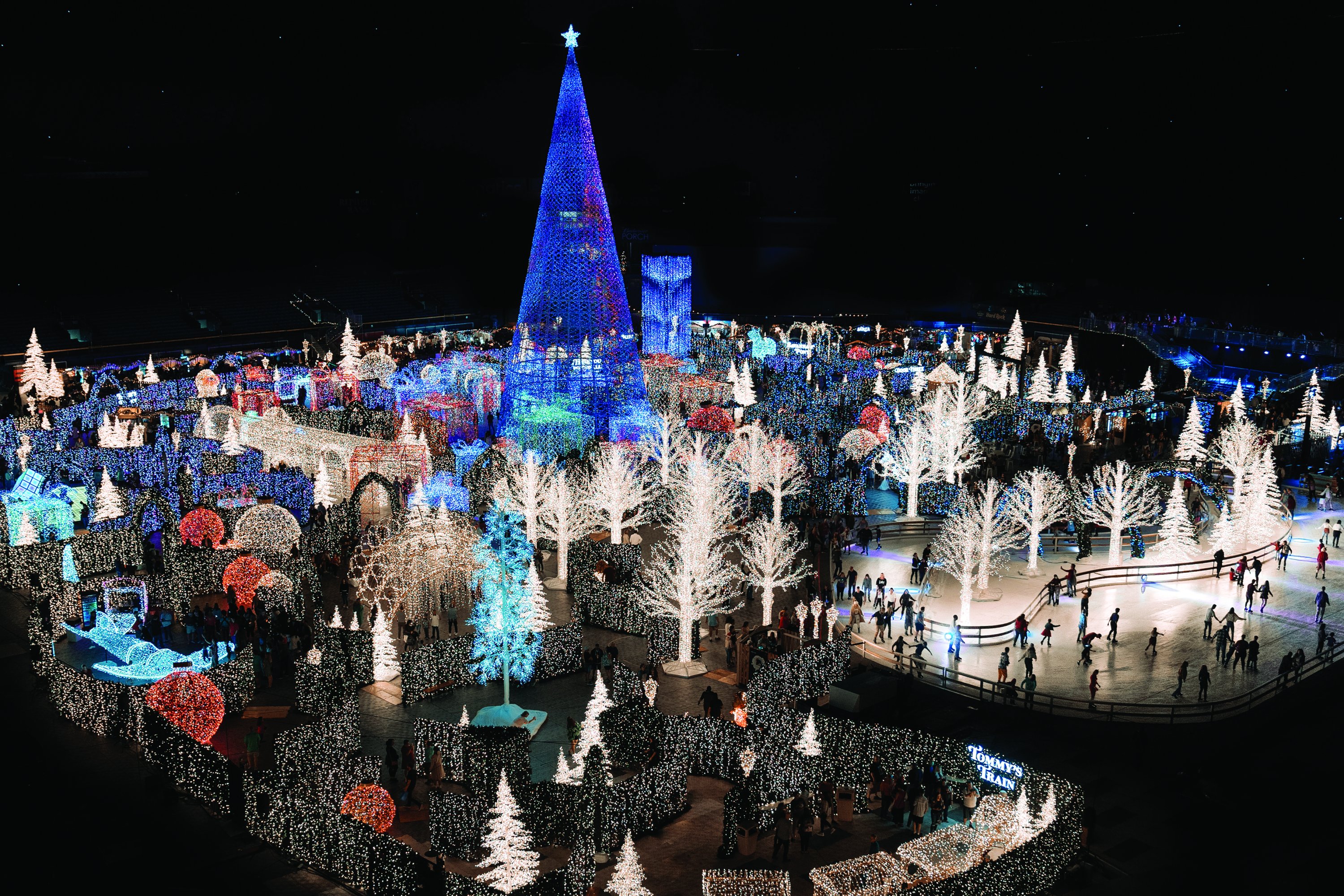 55 Activities to Check Off Your Holiday Bucket List
