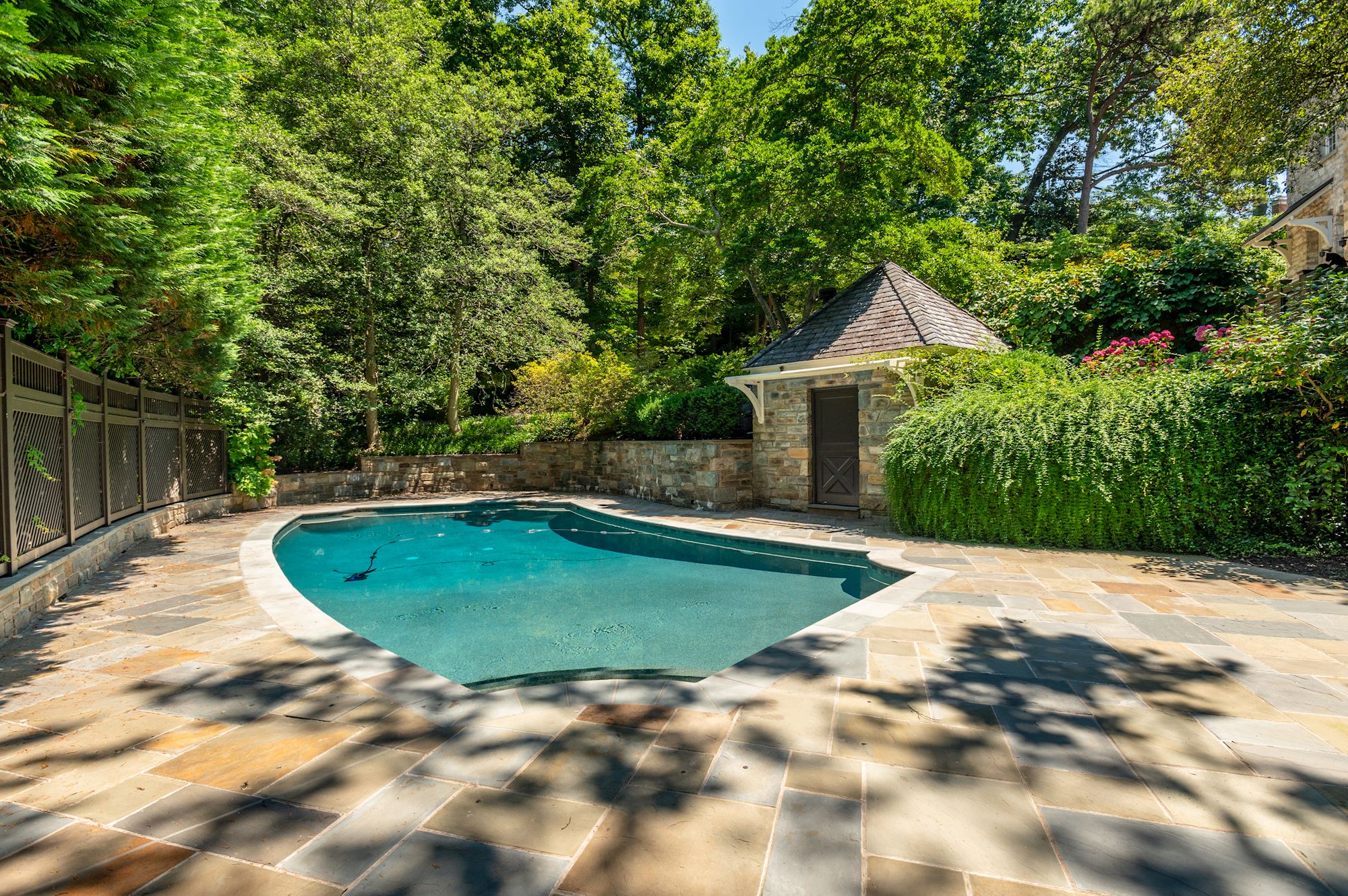 235_2860_WOODLAND_DRIVE_NW_305149_724868 - Washingtonian