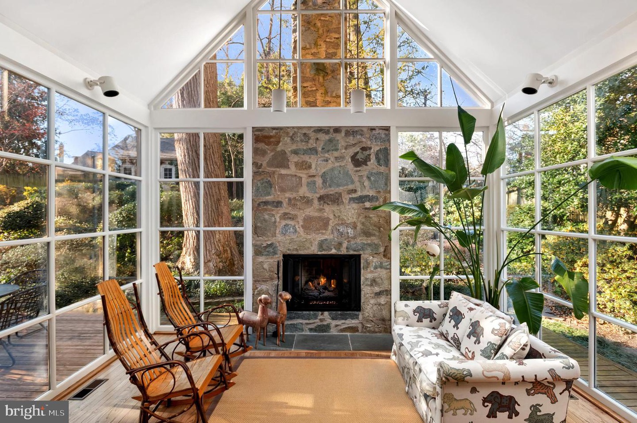 4 - Washingtonian