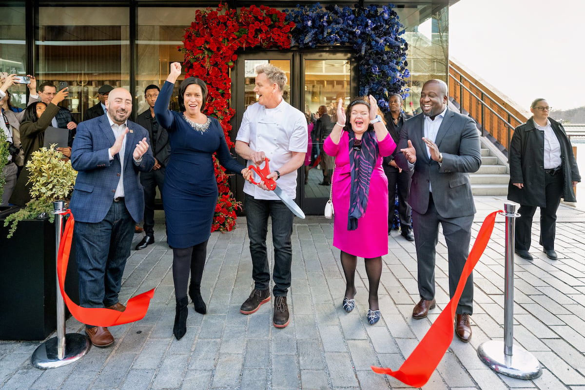 Deputy Mayor John Falcicchio, Mayor Muriel Bowser, Gordon Ramsay, British Ambassador Karen Pierce, and Shawn Townsend (President & CEO, Restaurant Association Metropolitan Washington). Photograph by Daniel Swartz