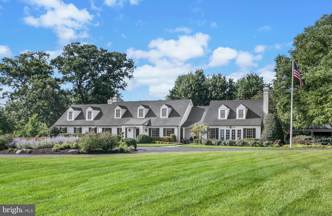 10711RedBarn - Washingtonian