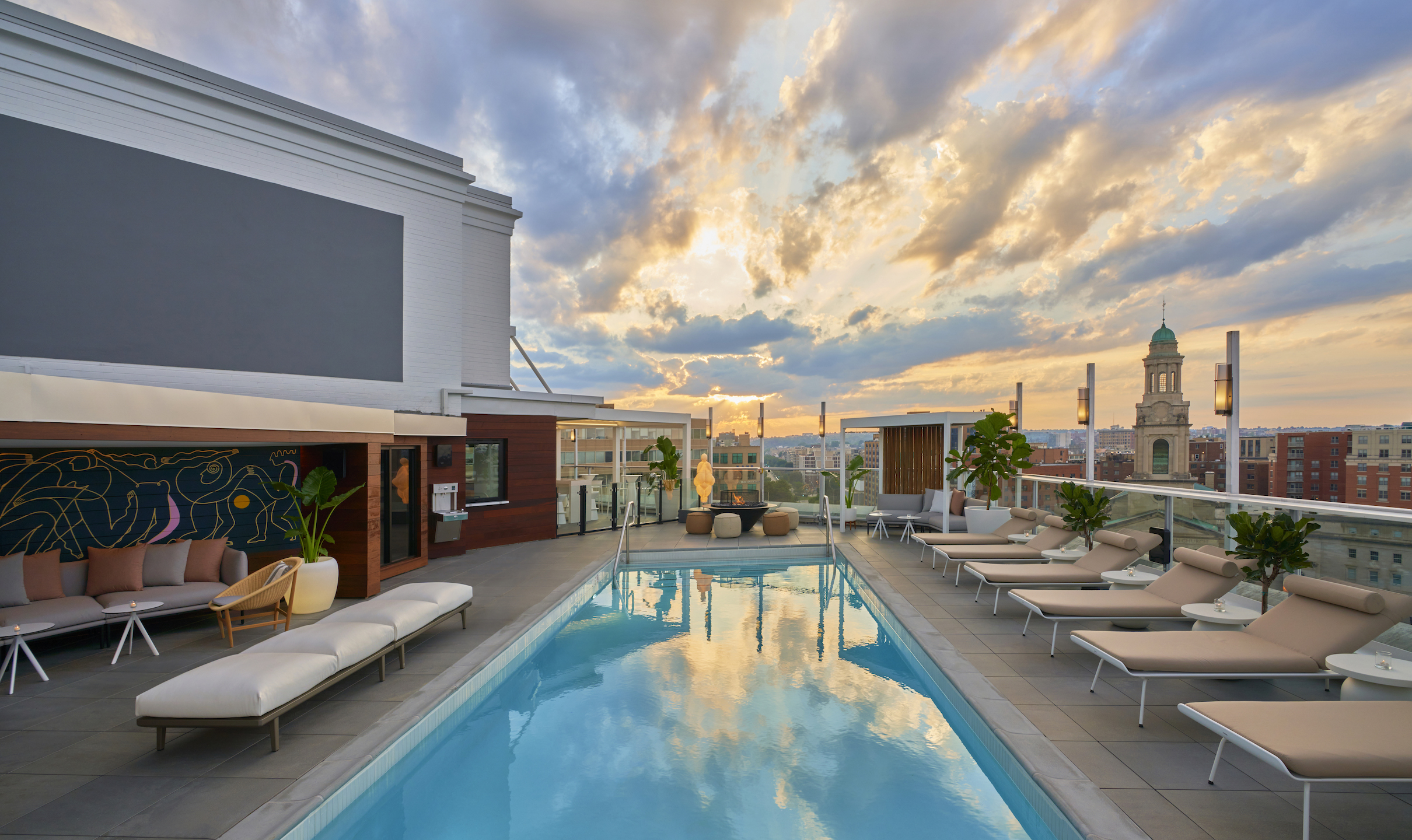 Best Hotels in DC zen_rooftop_pool