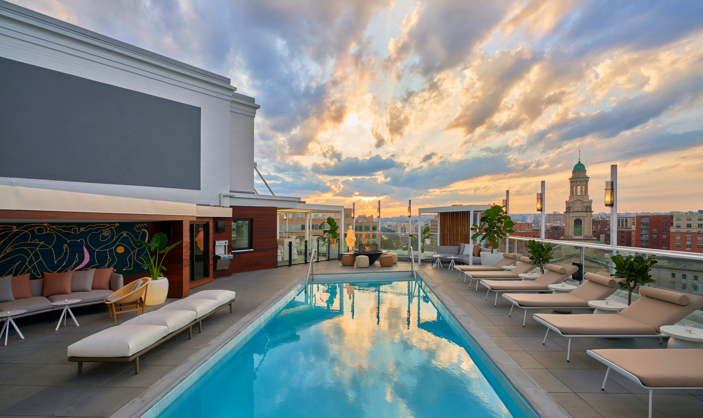 Best Hotels in DC zen_rooftop_pool