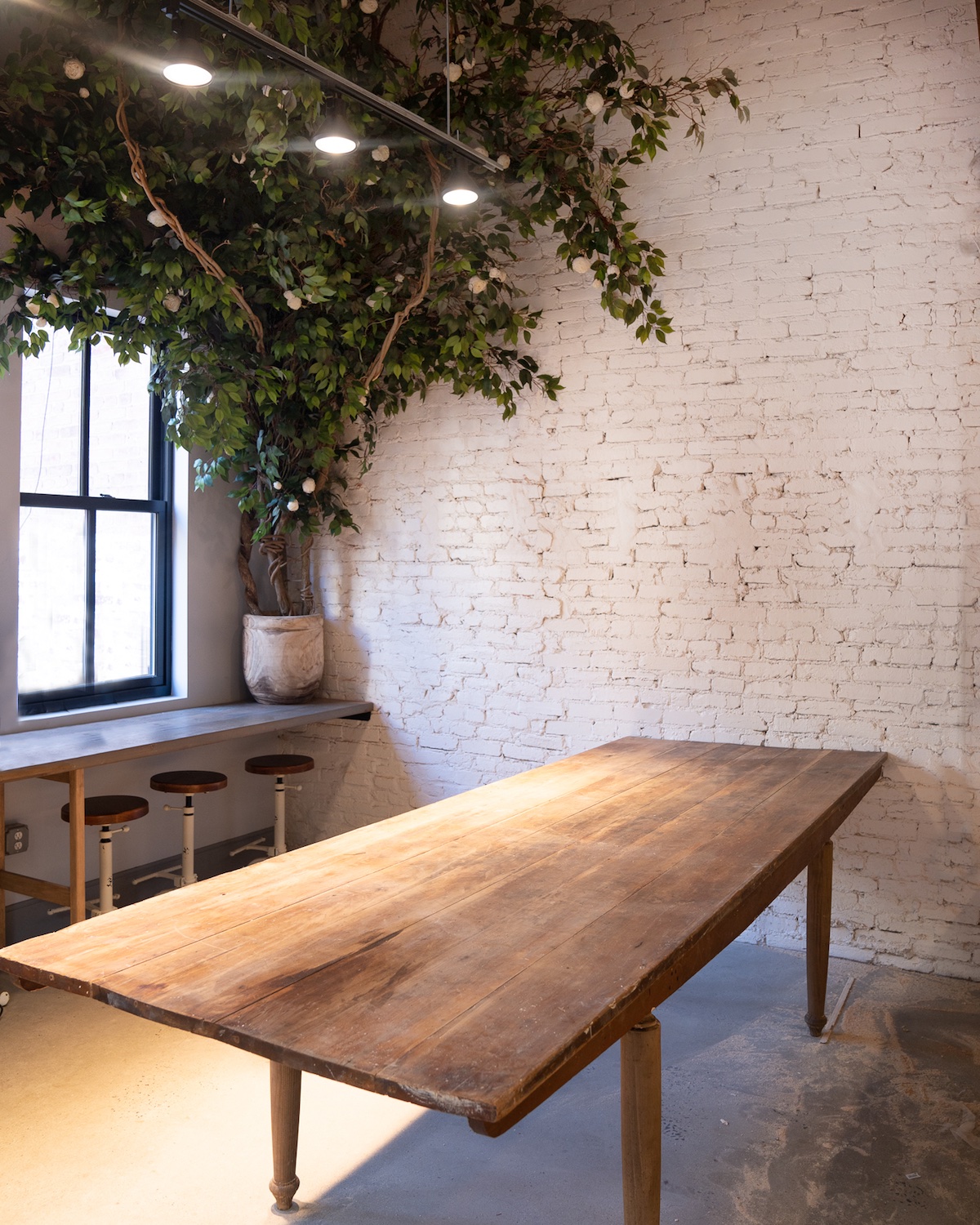 backroom (@isabelle.n.photography) - Washingtonian "The Study" at Maman Georgetown will have a communal table for group huddles. Photograph by Isabelle N. Photography