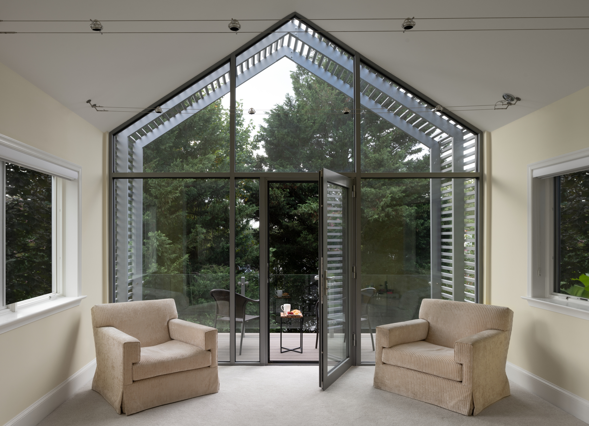 11. Anthony Wilder, Connecting Indoor-Outdoor spaces, photo by John Cole - Washingtonian