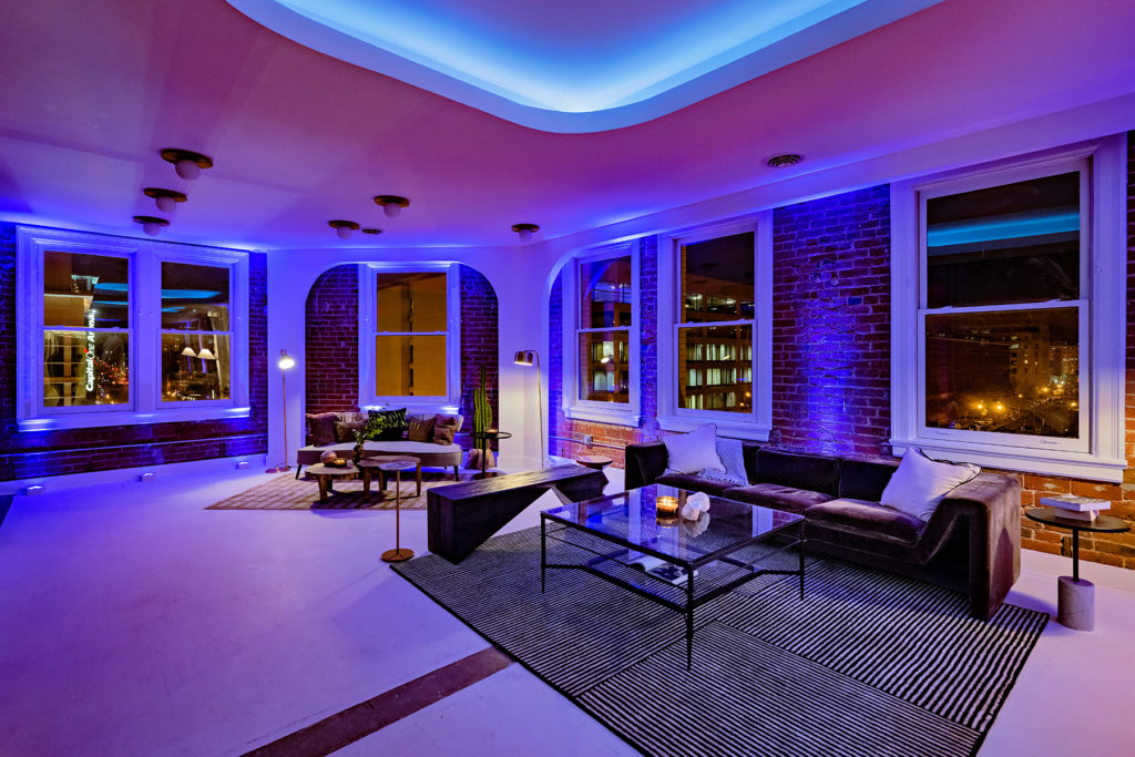 Stunning Penthouse Apartment Layout For Social Spaces image