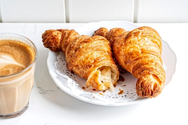 37 Inexpensive (and Absolutely Delicious) Restaurants for Date Night in