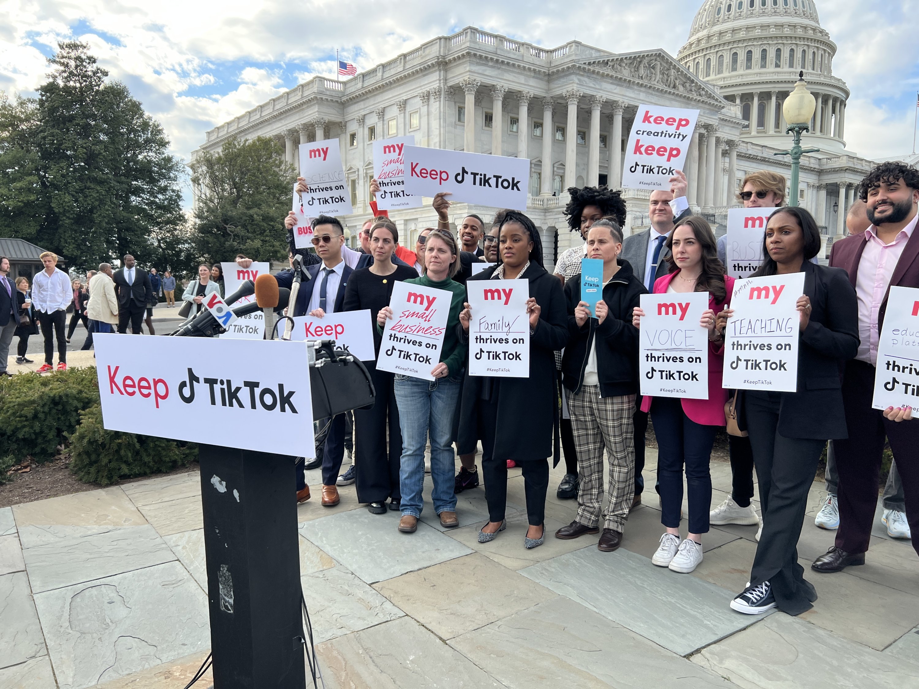 TikTokers Came to Capitol Hill to Speak out Against a Possible App Ban - Vimarsana News