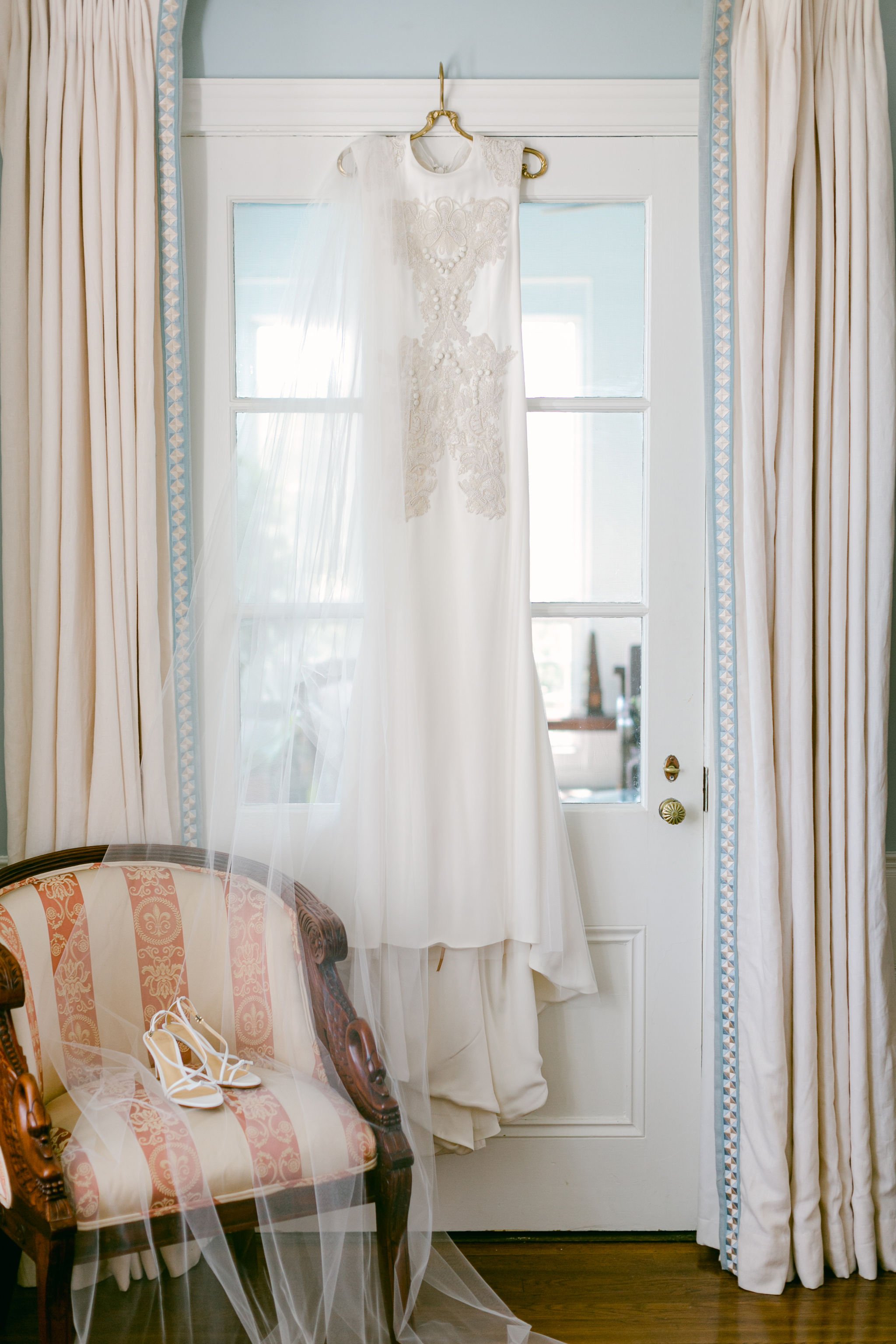 1_SallyRichard-GettingReady_001 1_SallyRichard-GettingReady_001