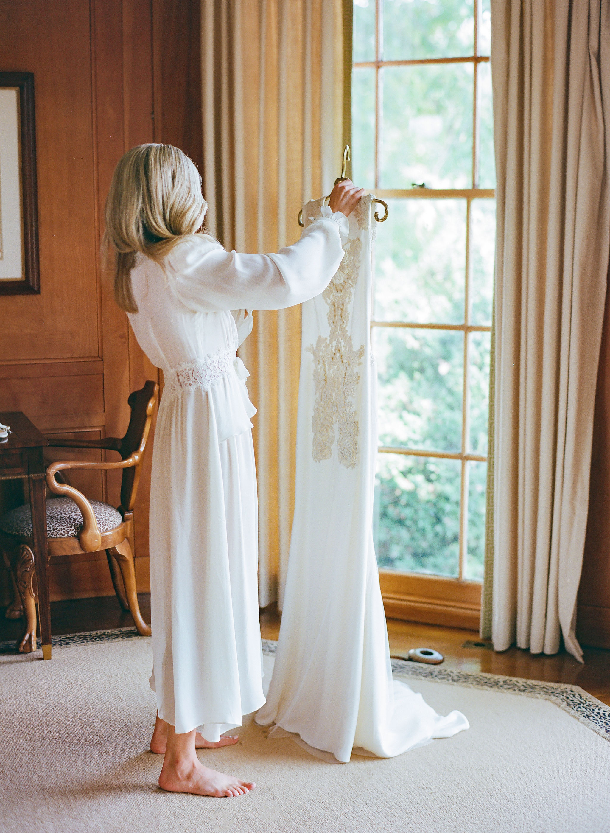 1_SallyRichard-GettingReady_089 1_SallyRichard-GettingReady_089