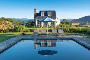 The Best Airbnbs With Pools in the DC Area
